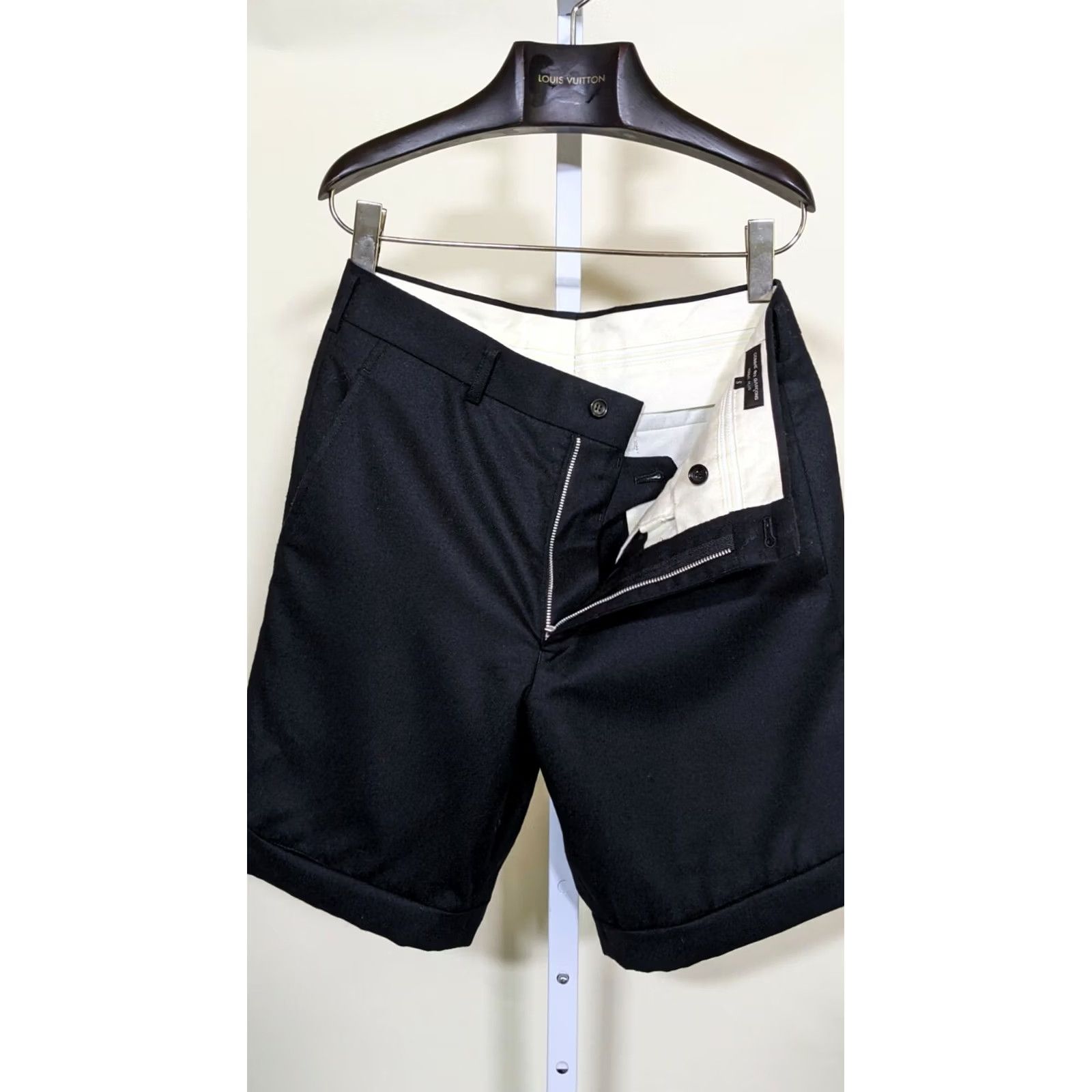 Comme des Garcons Girl VINTAGE Comme Des Garcons Homme Plus 2016 Black Wool Roll Cuff Shorts S Japan Mens Shorts Wool Black S 2010s Size US 29 - 3 Thumbnail