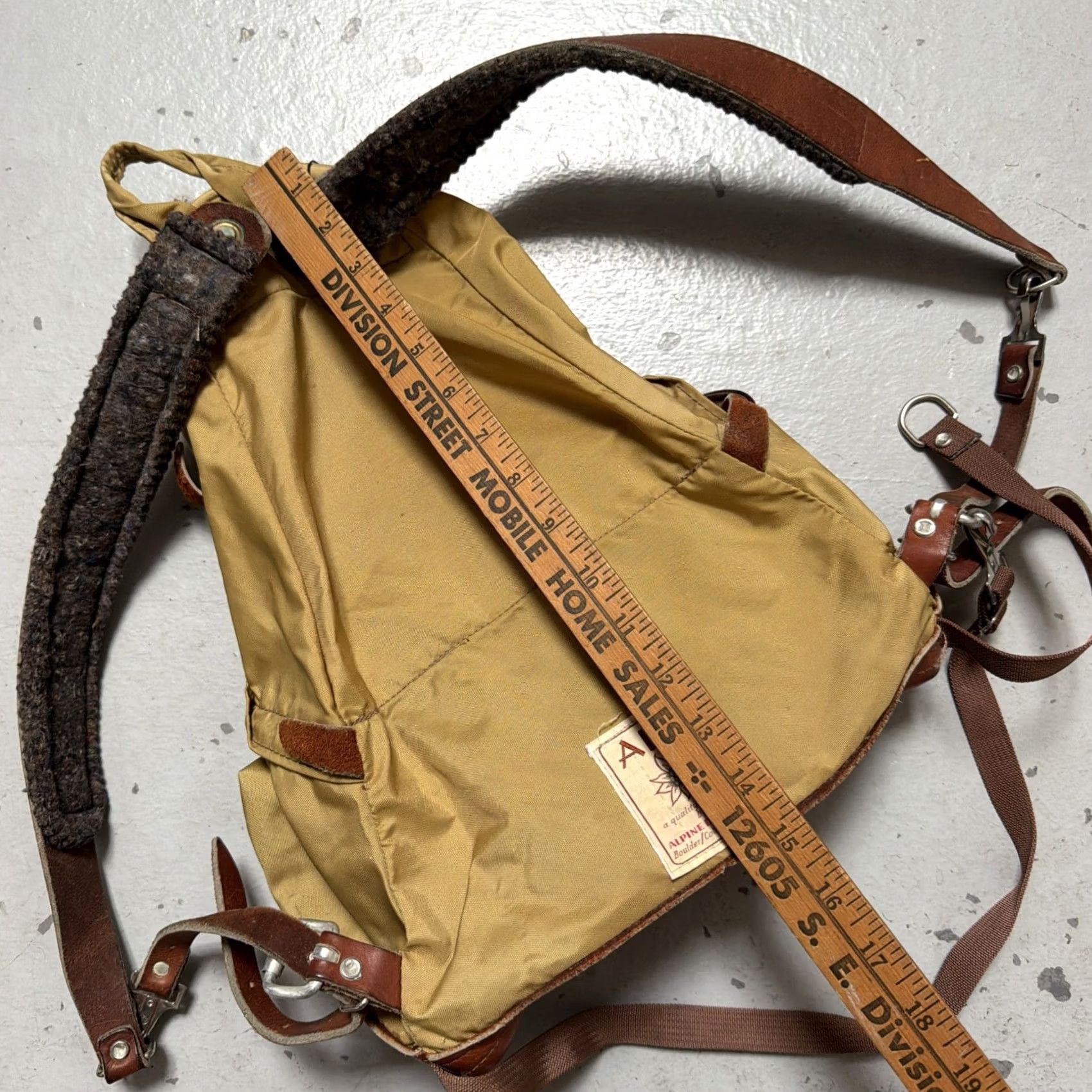 Vintage VINTAGE Alpine Designs Teardrop Canvas Leather Camp Hike Trail Backpack Rucksack Unisex Brown Small"} Size ONE SIZE - 6 Thumbnail