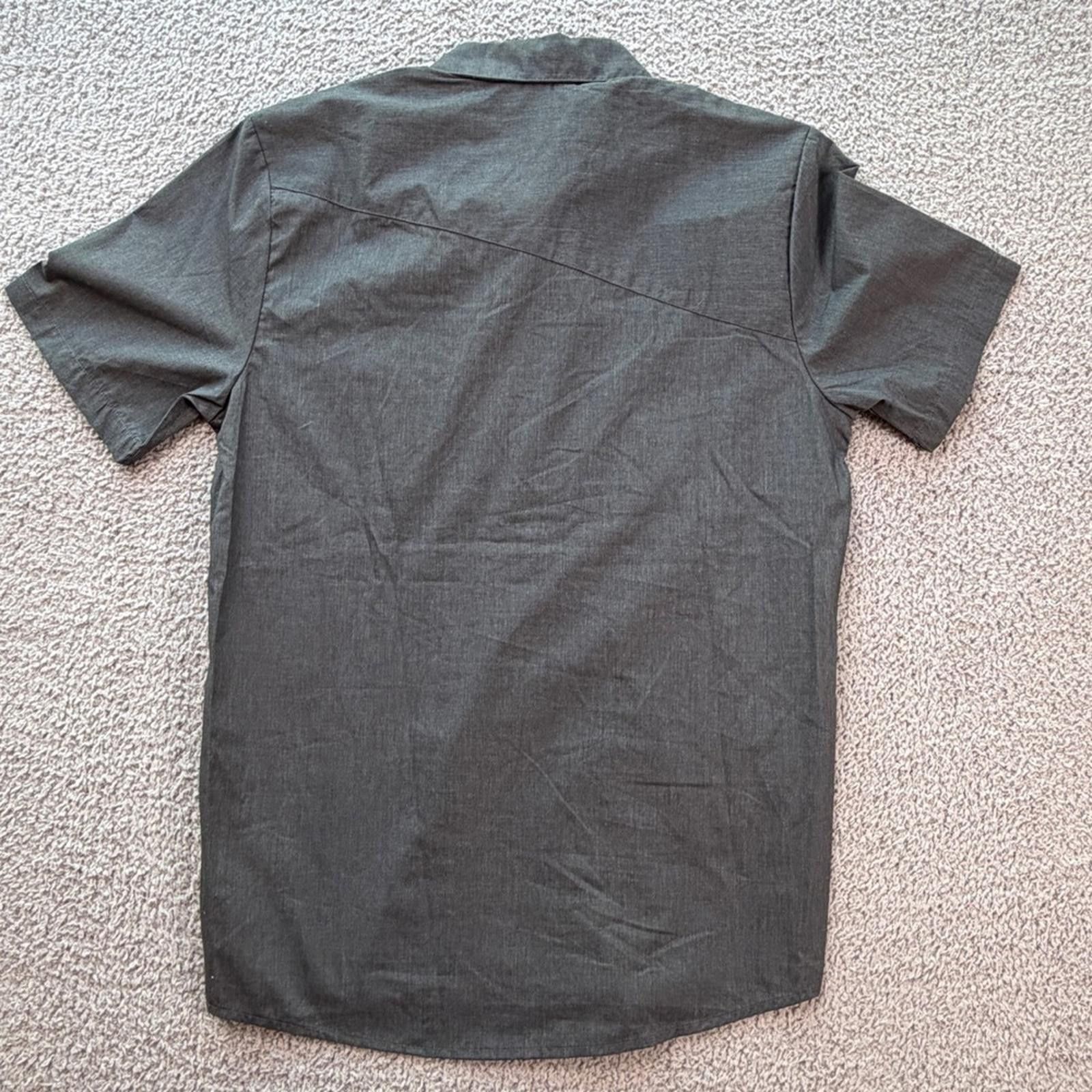 Volcom Volcom Mens Classic Fit Short Sleeve Button Down Shirt Small Size US S / EU 44-46 / 1 - 3 Thumbnail