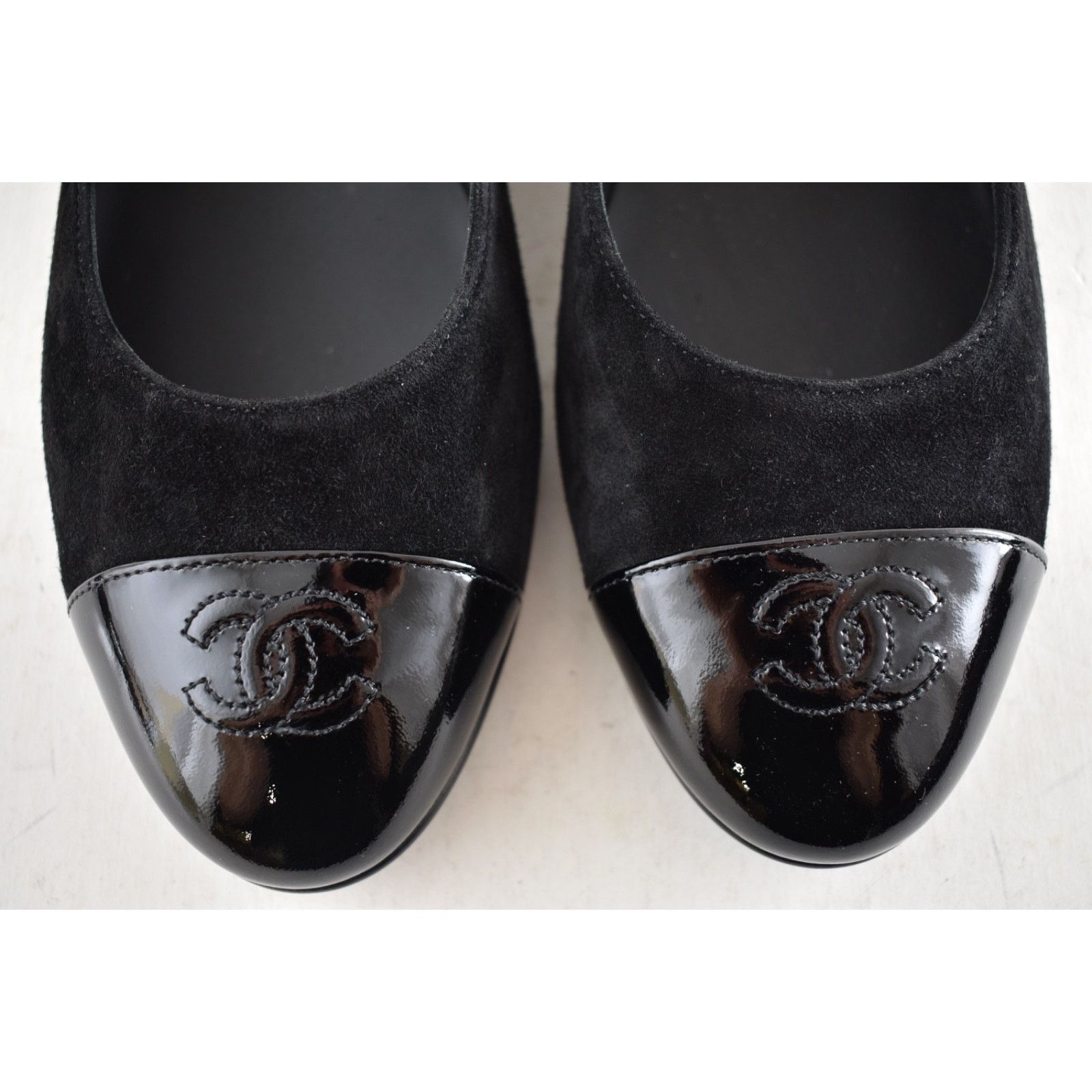 Chanel Chanel Black Suede Patent CC Mary Jane Flat 40 Size US 9 / IT 39 - 8 Thumbnail