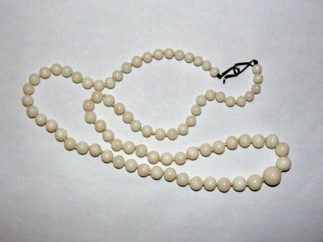 Designer Art Deco Angel Skin Coral Bead Necklace Size ONE SIZE - 1 Thumbnail
