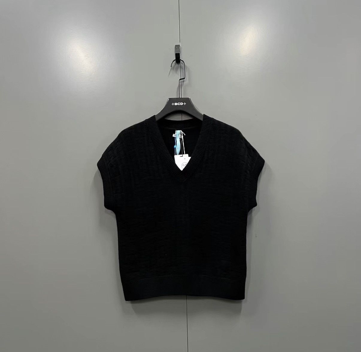 Hermes HERMÈS H Embossed Knit Vest J41 Size XS / US 0-2 / IT 36-38 - 1 Thumbnail