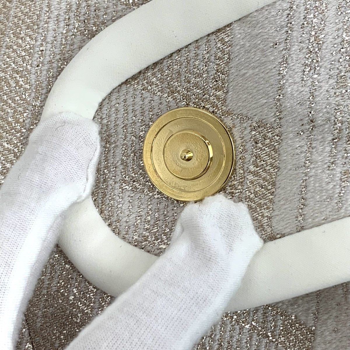 Louis Vuitton Louis Vuitton 22 Beige Gold Thread Short Sleeve Dress K26WX Size XXS / US 00 / IT 34 - 5 Thumbnail