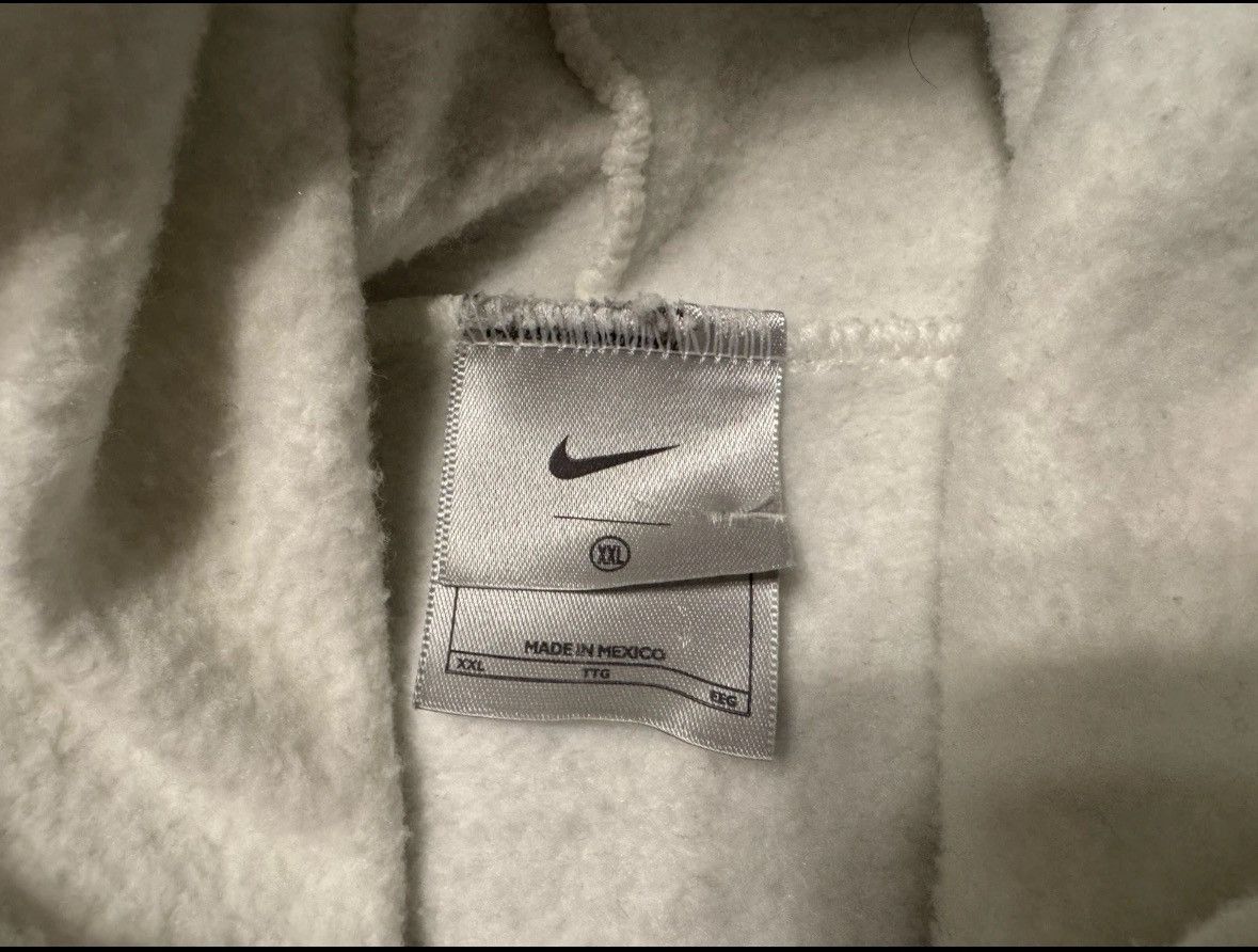 Nike Vintage 90's Nike Center Middle Swoosh RARE White Hoodie 2XL Size US XXL / EU 58 / 5 - 13 Thumbnail