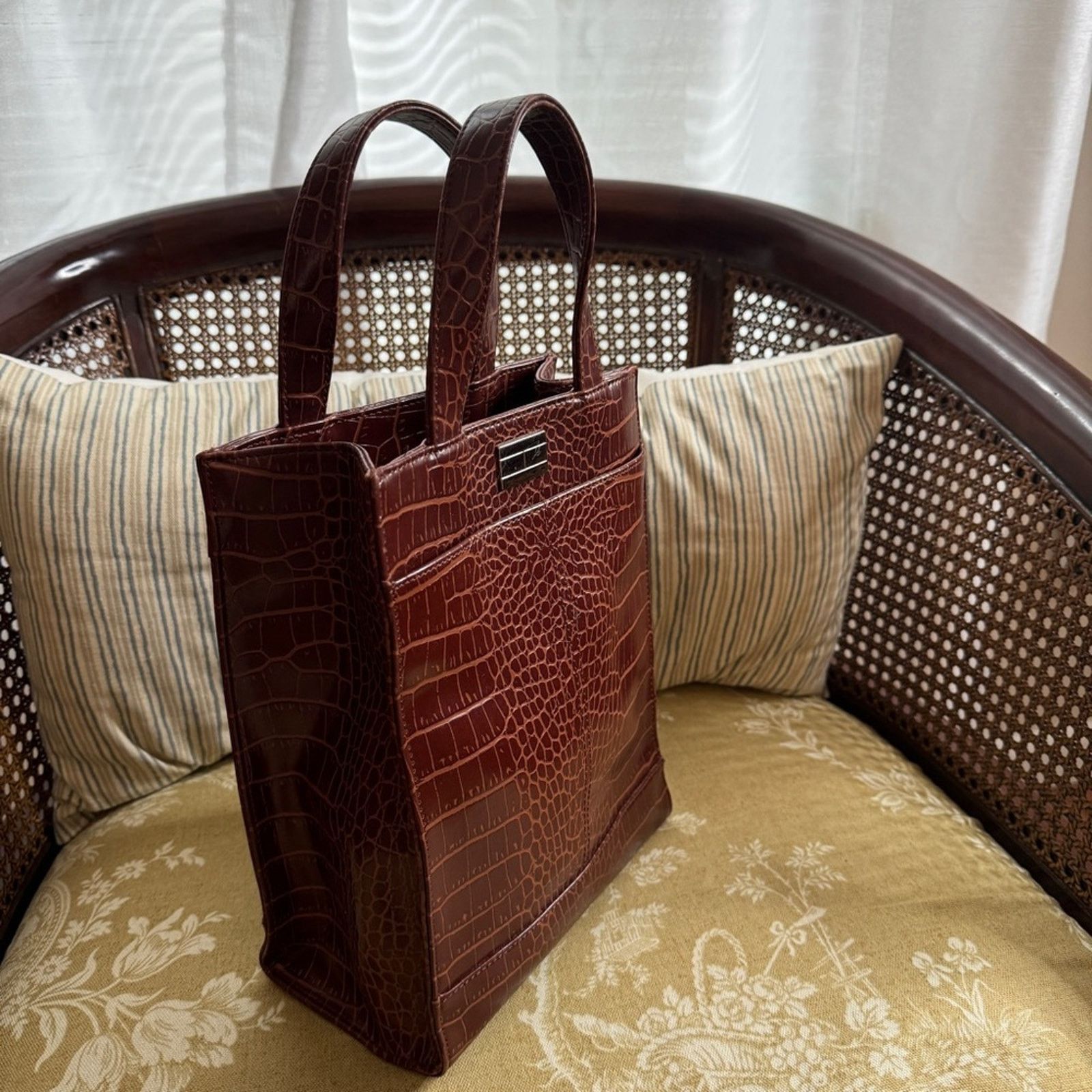 Tommy Hilfiger Tommy Hilfiger Vintage Y2K Satchel Purse Tote Size ONE SIZE - 2 Thumbnail