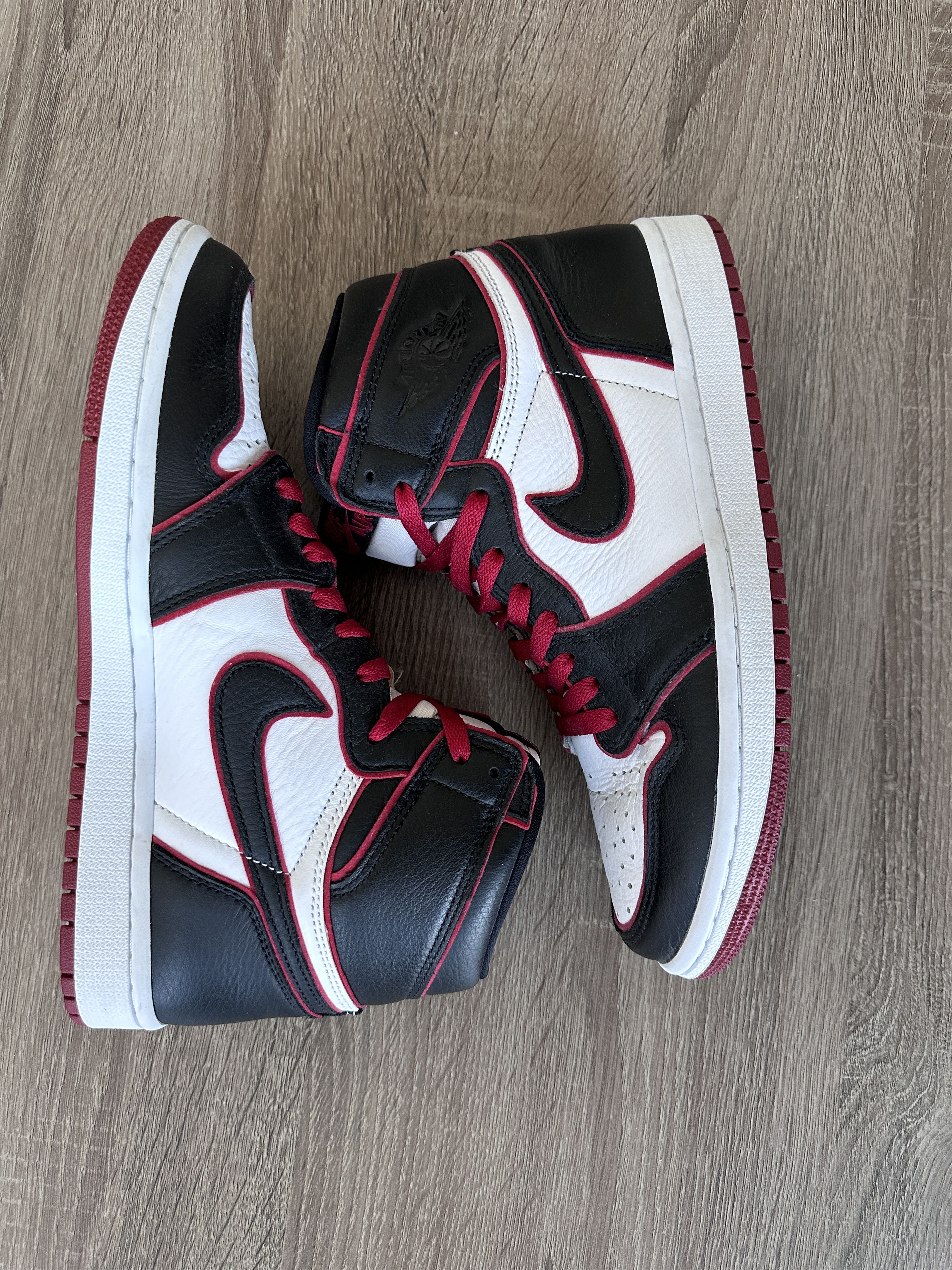 Nike Jordan 1 Retro High Bloodline 2019 (White/Black/Red) Size US 8 / EU 41 - 3 Thumbnail