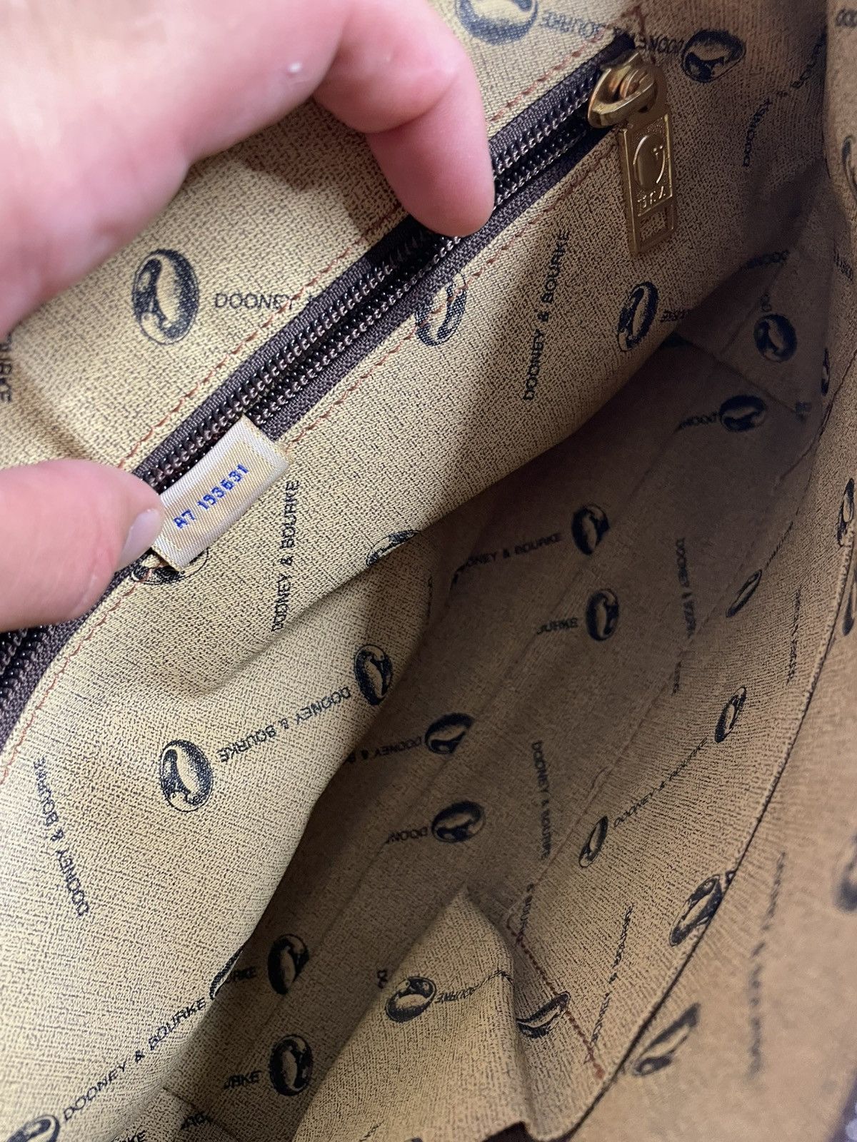 Dooney & Bourke Vintage Dooney&Bourke Made in USA Handle Bag Size ONE SIZE - 14 Thumbnail