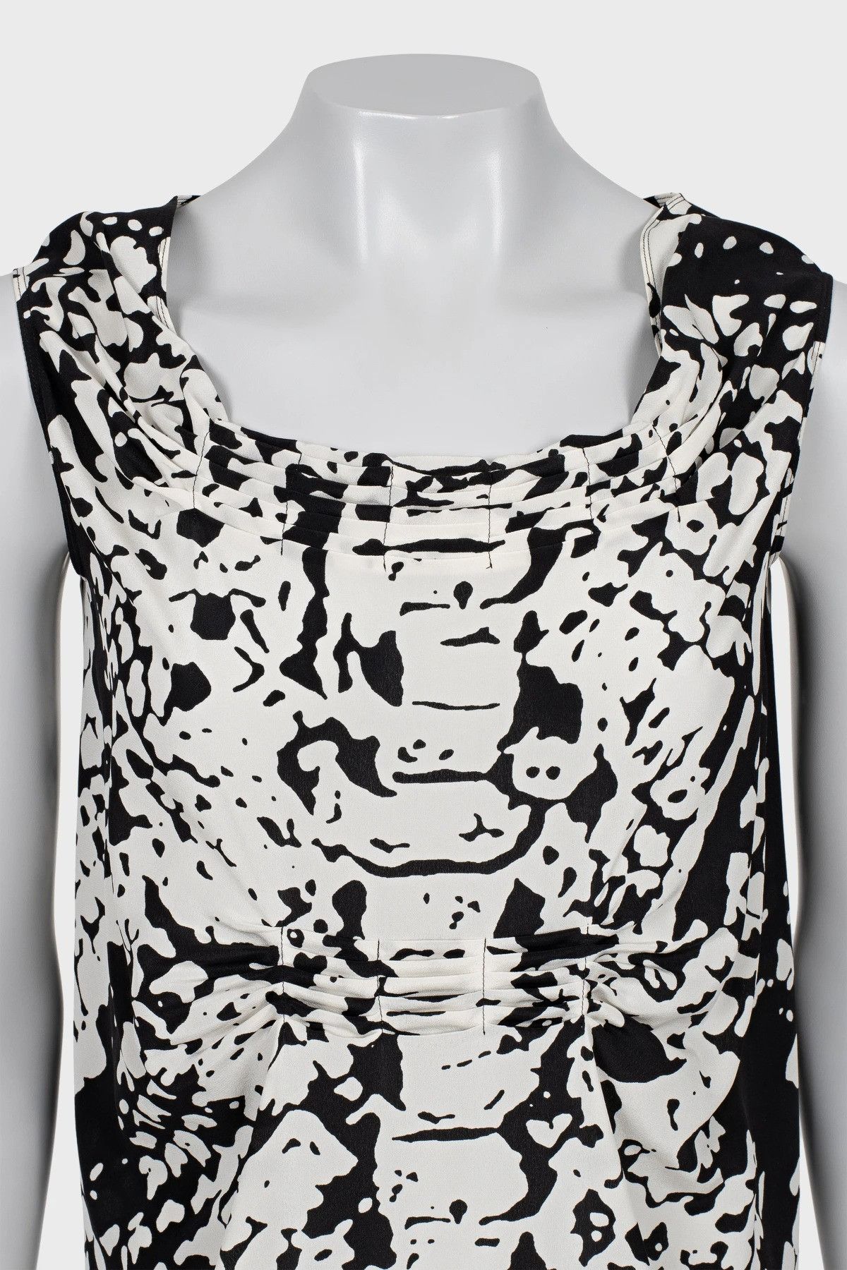 Yves Saint Laurent Yves Saint Laurent dress Size XS / US 0-2 / IT 36-38 - 4 Thumbnail