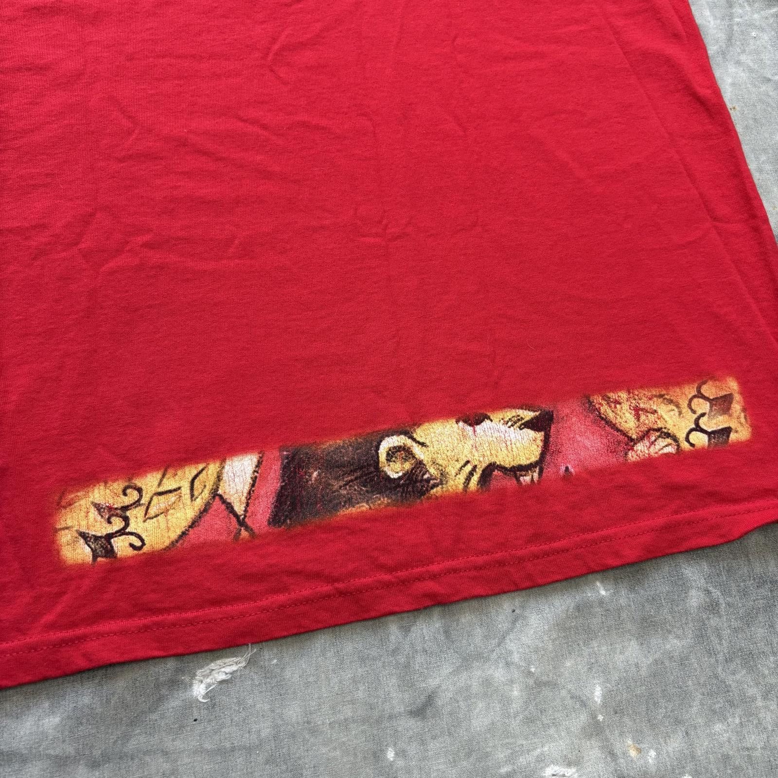 Vintage Vintage Y2K Red Harry Potter Gryffindor Crest Movie Shirt Size US M / EU 48-50 / 2 - 7 Thumbnail