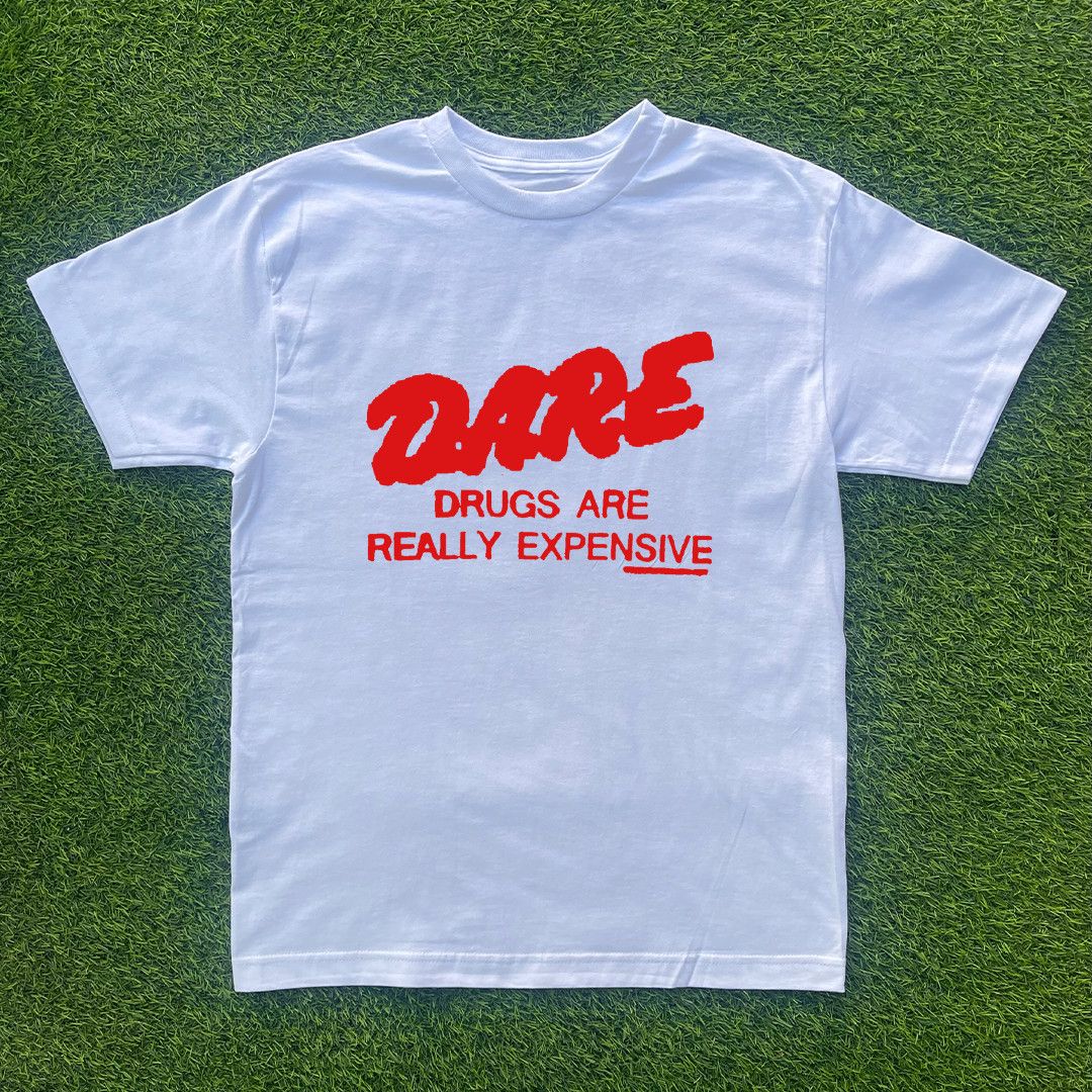 Vintage DRUGS ARE REALLY EXPENSIVE TSHIRT Size US XL / EU 56 / 4 - 1 Preview