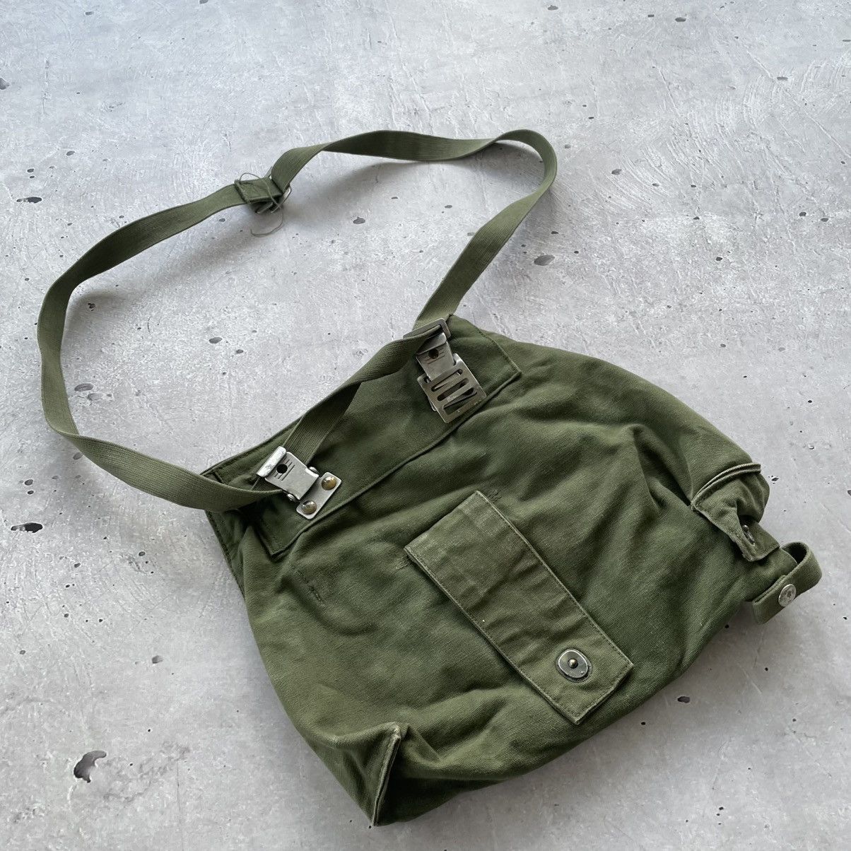 Vintage Vintage 1945 Canvas Genuine Military Crossbody Bag Size ONE SIZE - 5 Thumbnail