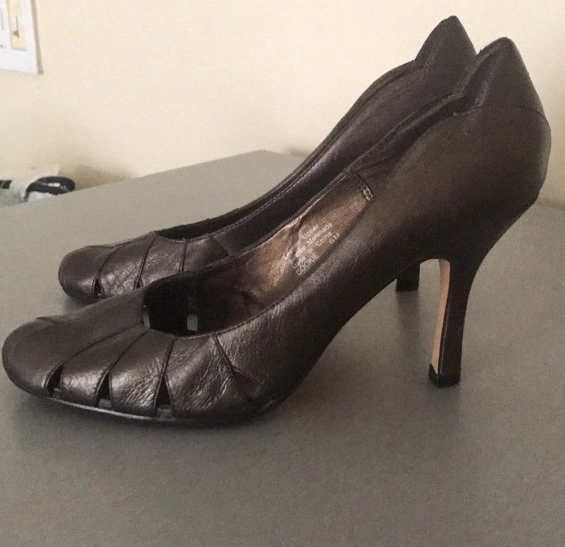 Alfani ALFANI BRONZED LEATHER CUT OUT HEELS Size US 6 / IT 36 - 2 Thumbnail
