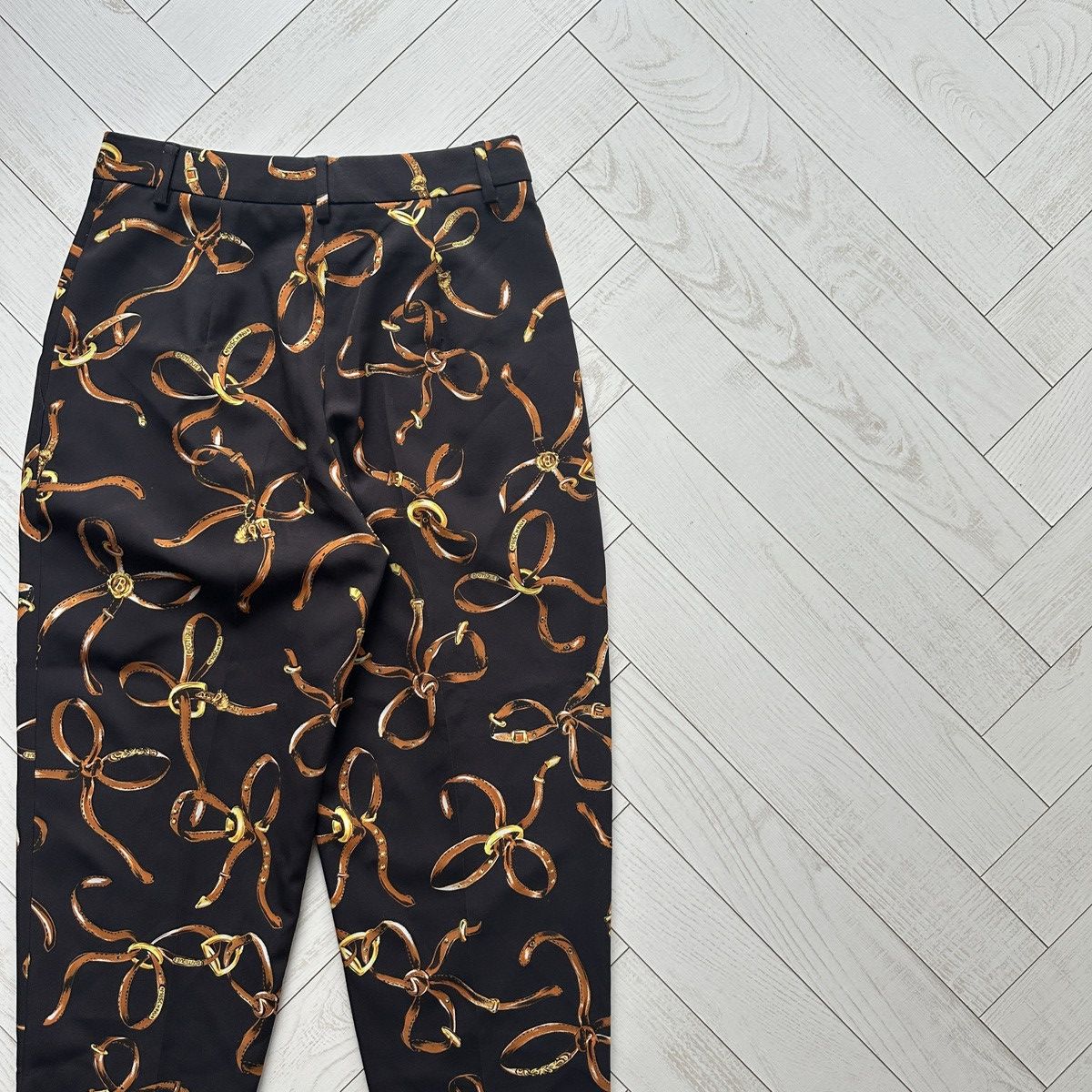 Boutique Moschino Boutique Moschino Chains & belts monogram pants y2k hype Size 28" / US 6 / IT 42 - 7 Thumbnail