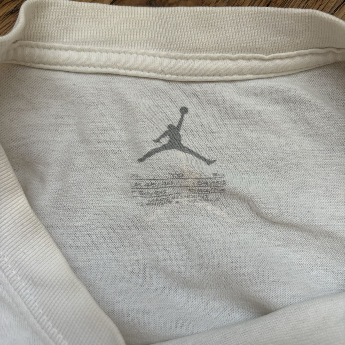 Jordan Brand × Vintage Rare Vintage Jordan T-Shirt Size US XL / EU 56 / 4 - 4 Thumbnail