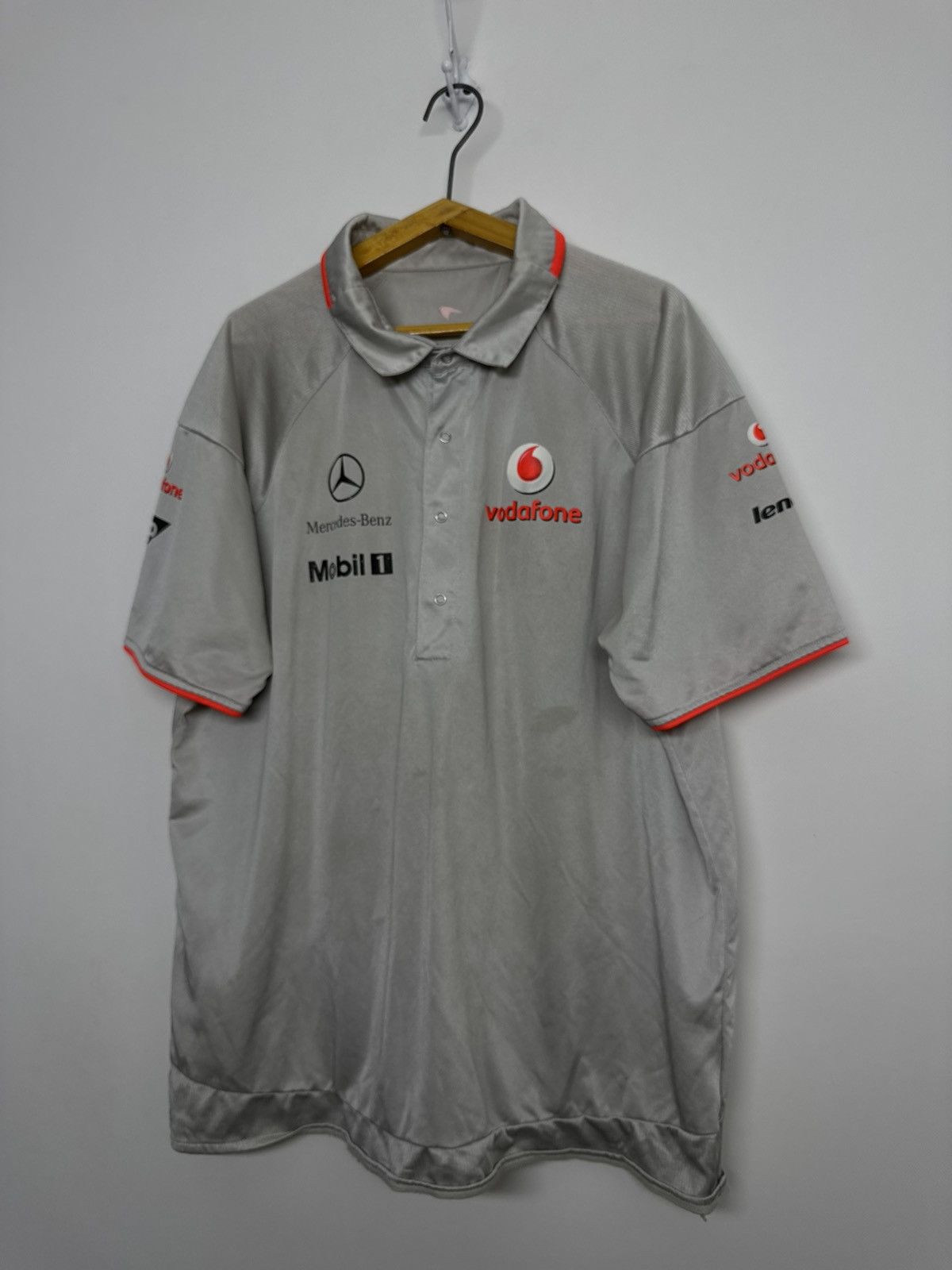 Mercedes-Benz Mercedes McLaren Vodafon racing vintage t-shirts Size US XL / EU 56 / 4 - 5 Thumbnail