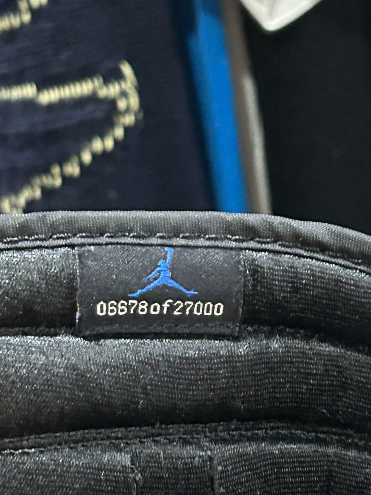 Jordan Brand Air Jordan 1 retro Royal 2001 Size US 10.5 / EU 43-44 - 7 Thumbnail