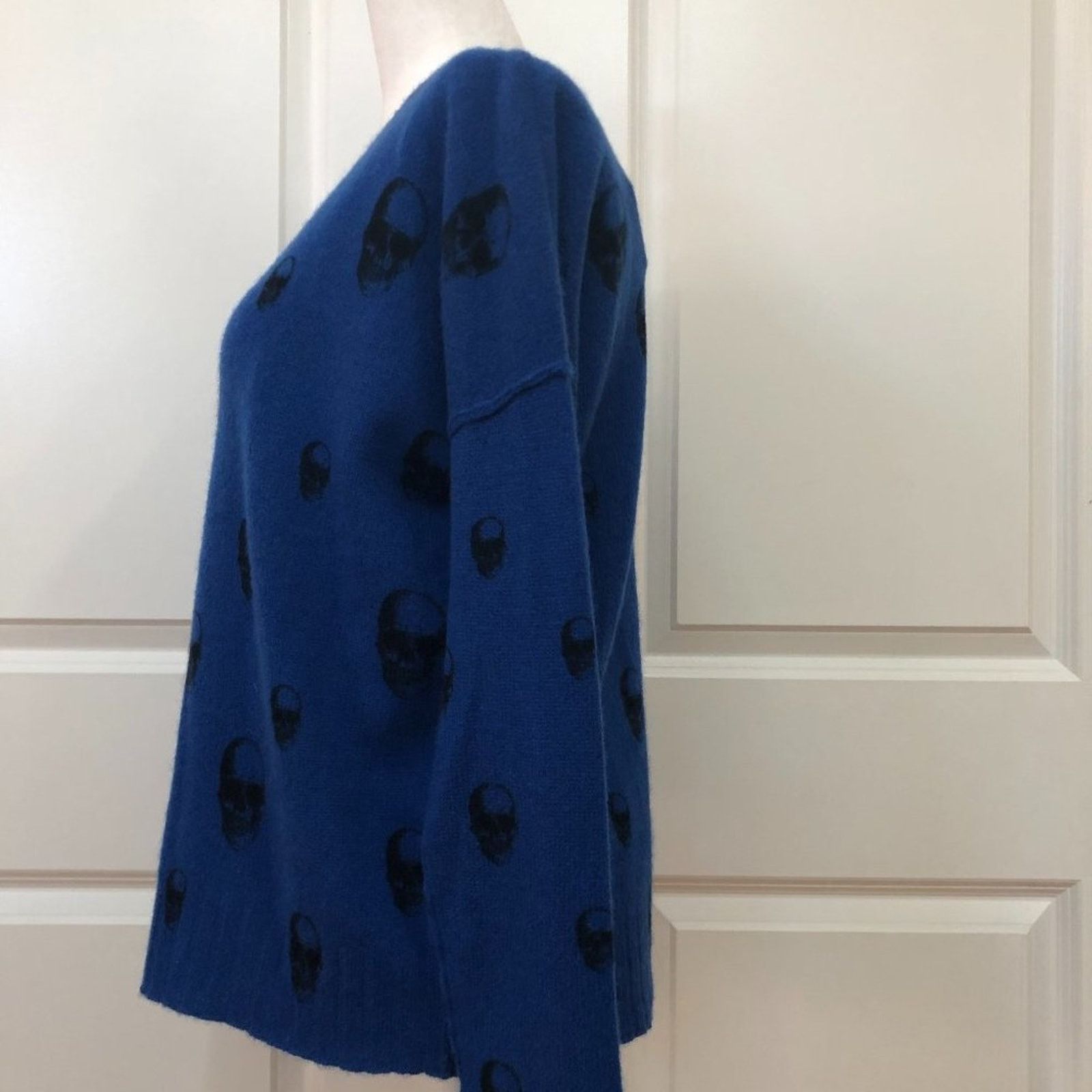360Cashmere Skull Cashmere V Neck Cashmere Sweater from 360 Cashmere Size XS / US 0-2 / IT 36-38 - 3 Thumbnail