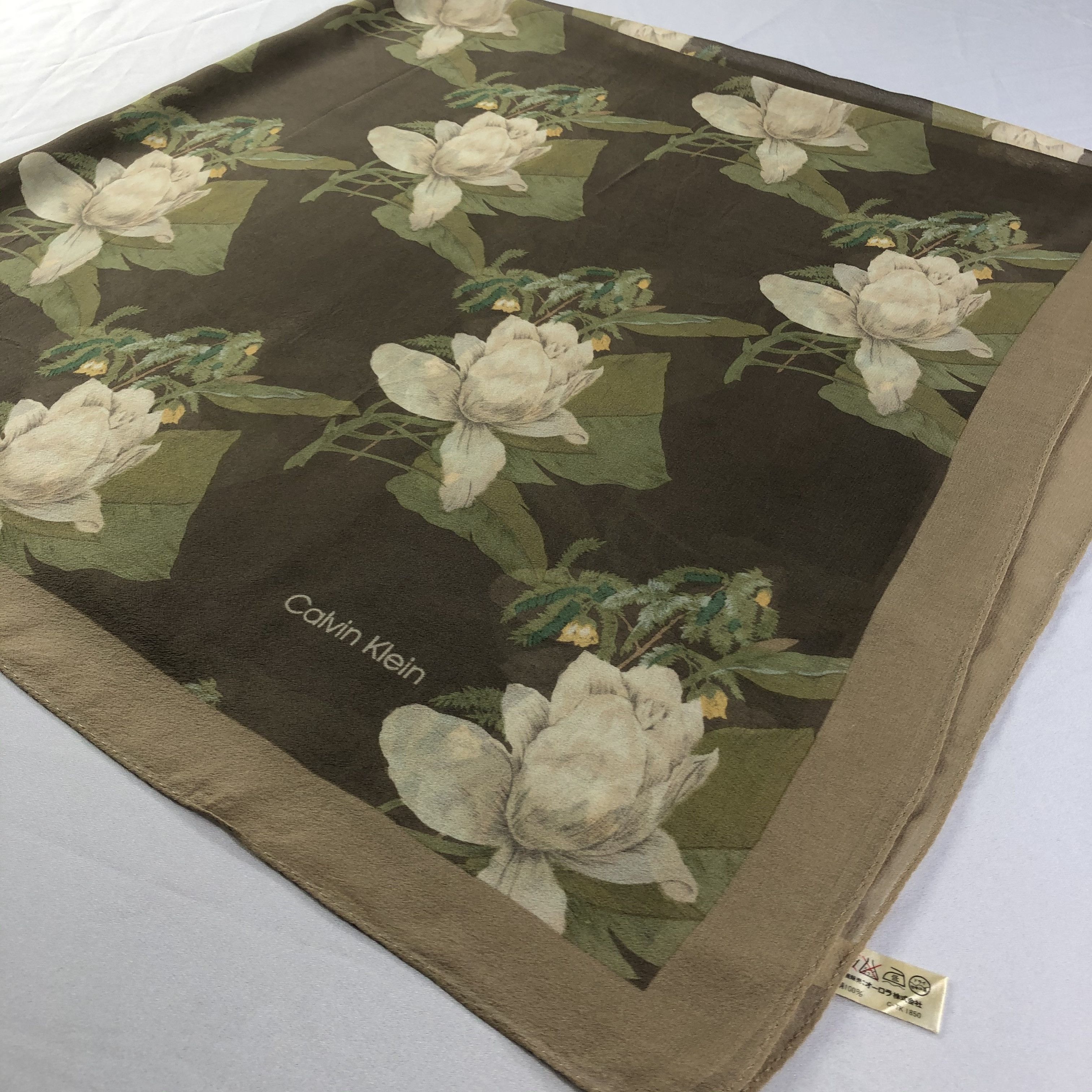 Calvin Klein × Vintage Vintage Calvin Klein Silk Scarf Size ONE SIZE - 3 Thumbnail