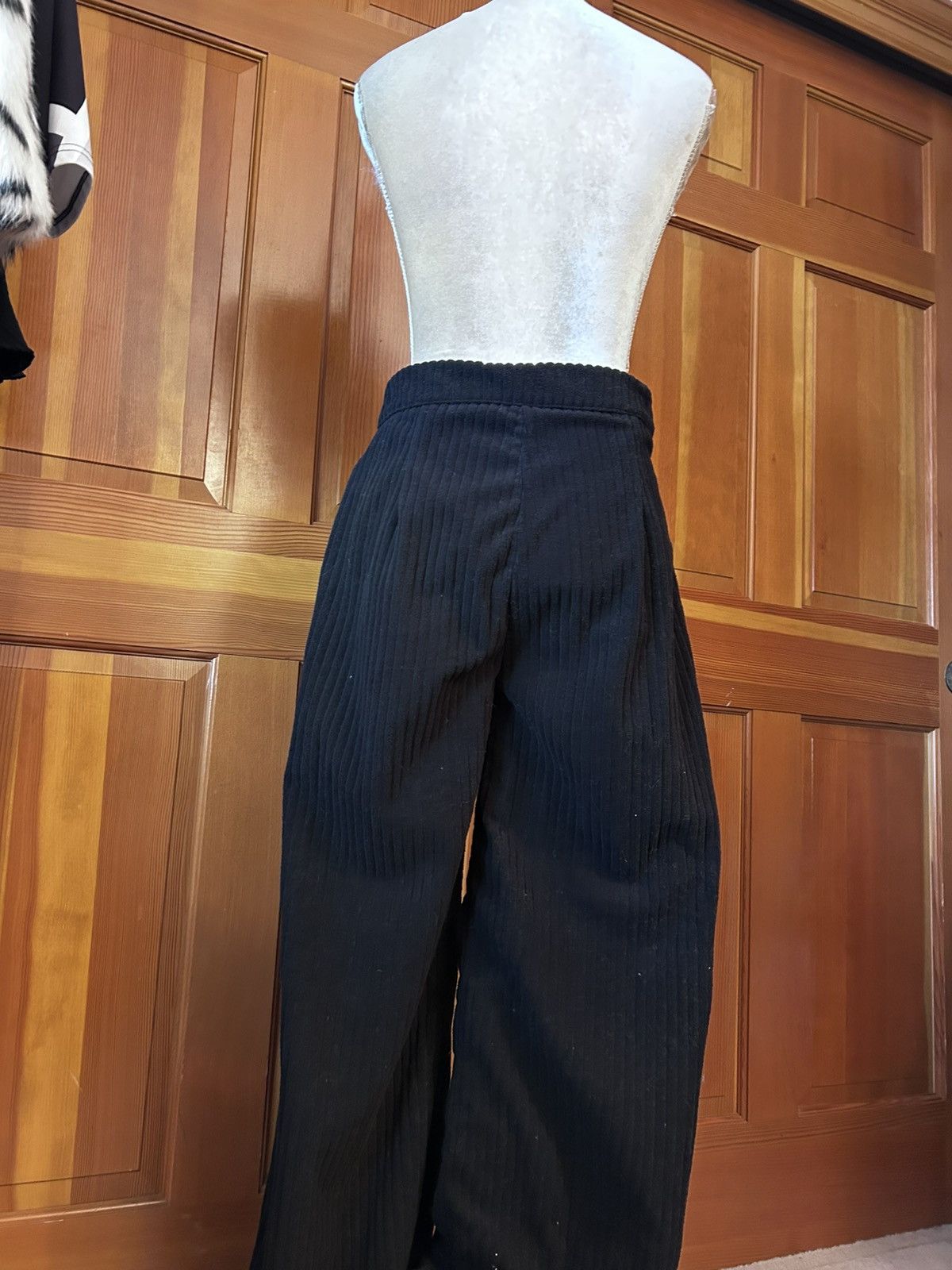 Designer × Other NWT, Lavishly Paris Women’s Ribbed Knit Wide Leg Pants. Size 28" / US 6 / IT 42 - 4 Thumbnail