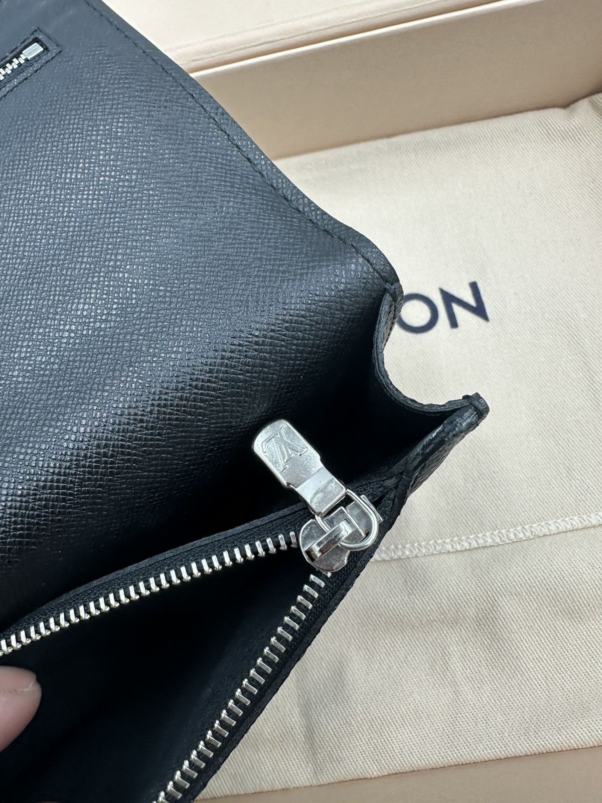 Louis Vuitton Louis Vuitton Damier Belt Bag Waist Bag Size ONE SIZE - 11 Thumbnail