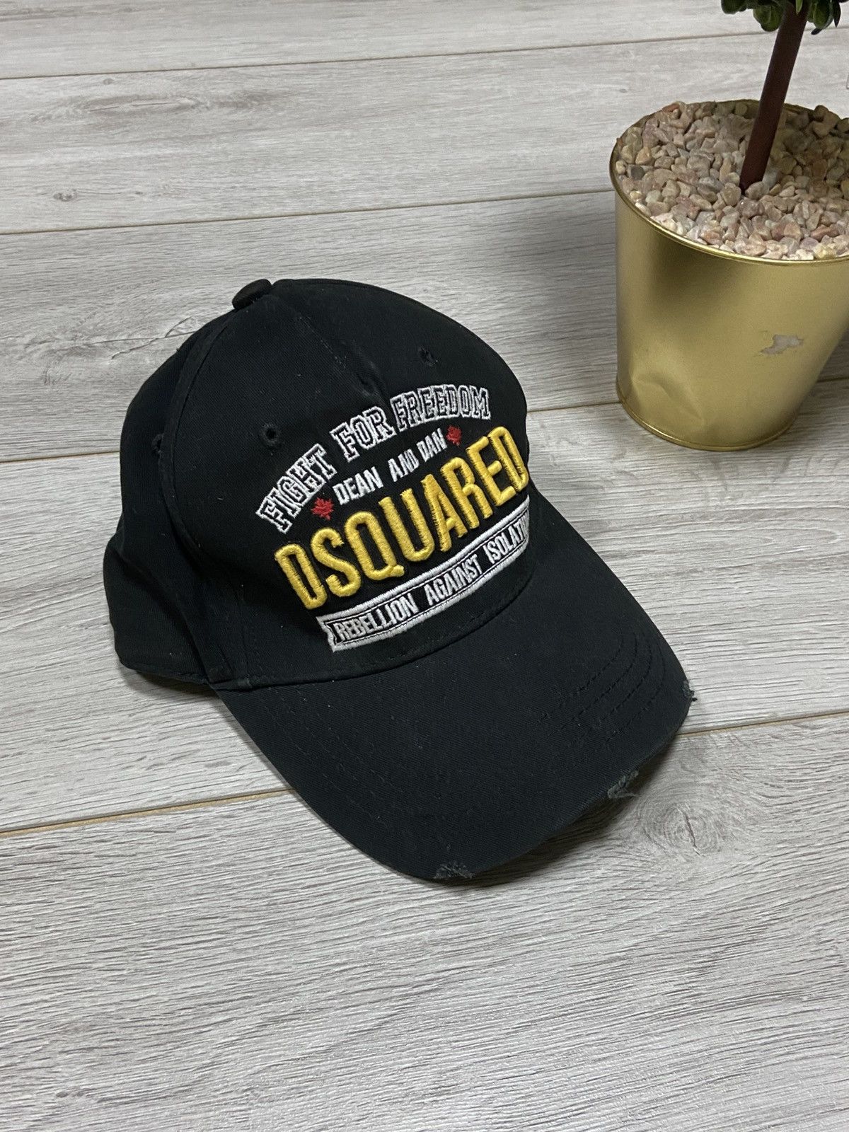 Dsquared2 × Vintage Dsquared2 Fight for freedom killers on Canada 🍁 Italy cap Size ONE SIZE - 1 Thumbnail