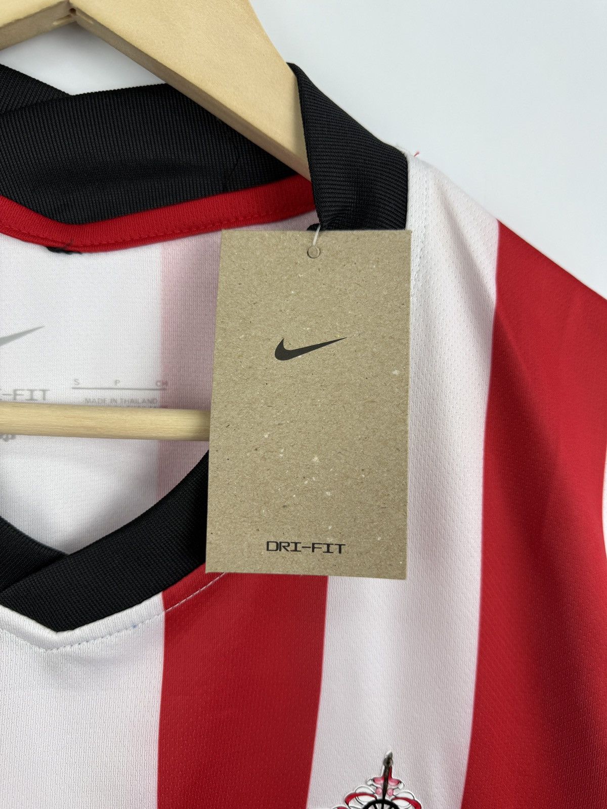 Nike 🏴󠁧󠁢󠁥󠁮󠁧󠁿 Y2K Nike Sunderland Soccer Jersey T-Shirt Blokecore Rare Size US S / EU 44-46 / 1 - 6 Thumbnail