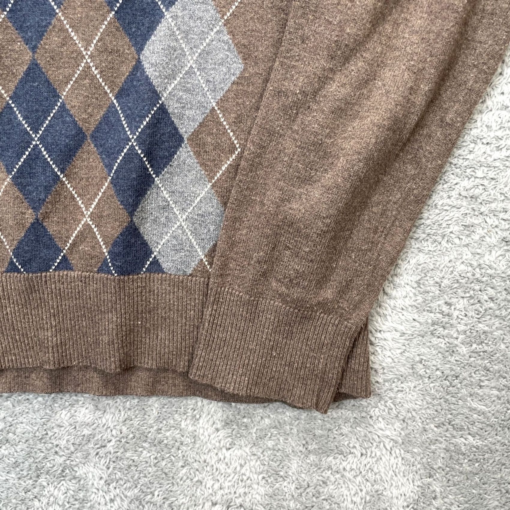 Gap Gap Mens Sweater Knit Pullover V-Neck Long Sleeve Brown M Preppy Argyle Knit Style Tight-Knit Cotton Regular Vintage: No Size US M / EU 48-50 / 2 - 3 Thumbnail