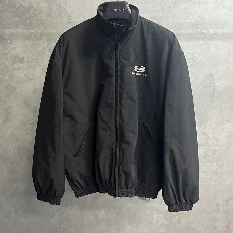 Balenciaga Balenciaga 24 latest black solid color logo printed zipper Size US S / EU 44-46 / 1 - 1 Thumbnail