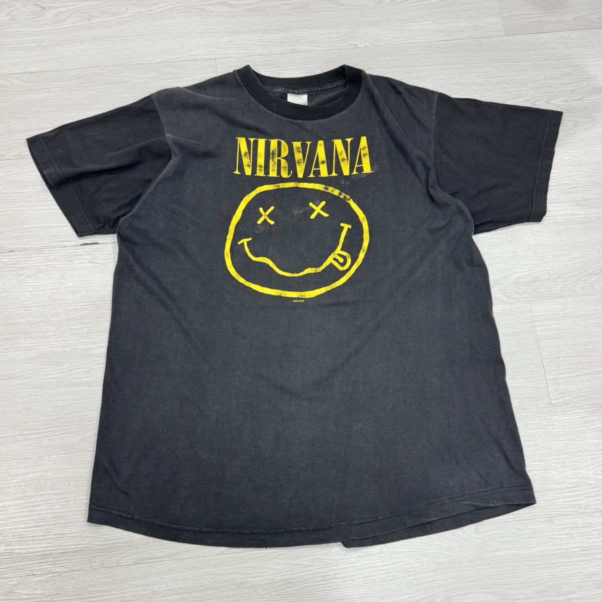 Nirvana Nirvana Smiley Shirt 1992 Size US XL / EU 56 / 4 - 1 Thumbnail