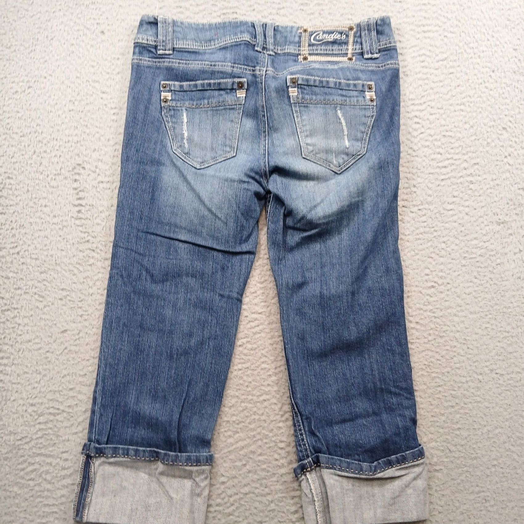 Vintage Candie's Distressed Cuffed Capri Jeans Women's 9 Blue Denim EUC Capri Jeans Distressed Cuffed 5-Pocket Denim Women Size 30" / US 8 / IT 44 - 3 Thumbnail