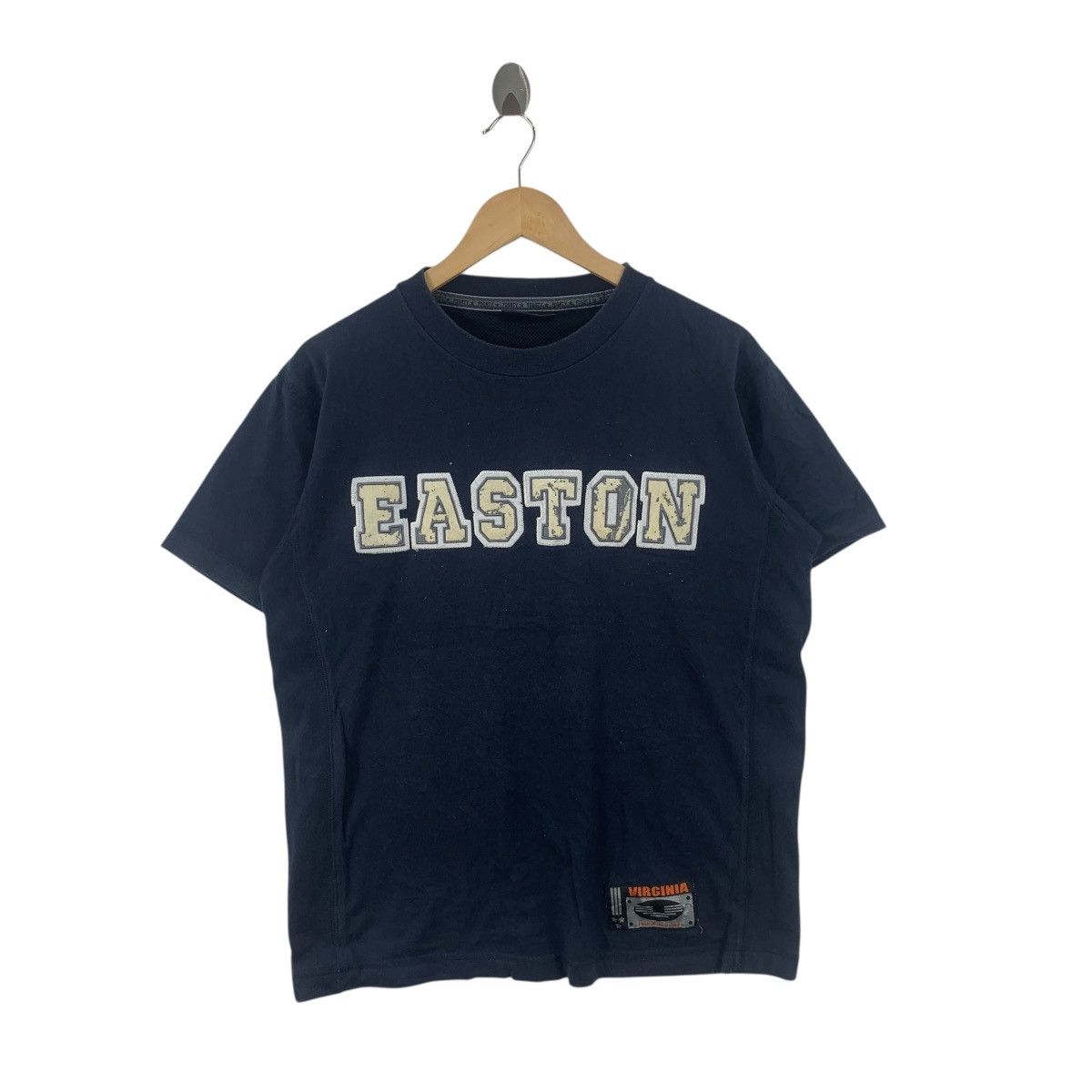 Other FOGATY EASTON VIRGINIA Modern Streetwear Embossed Tee Shirt Size US L / EU 52-54 / 3 - 1 Thumbnail