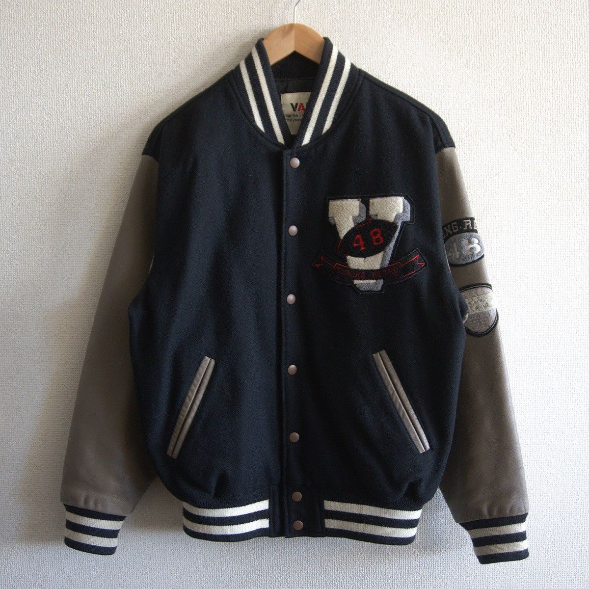 Vintage VAN JAC Leather sleeve varsity jacket Size M Size US M / EU 48-50 / 2 - 1 Thumbnail