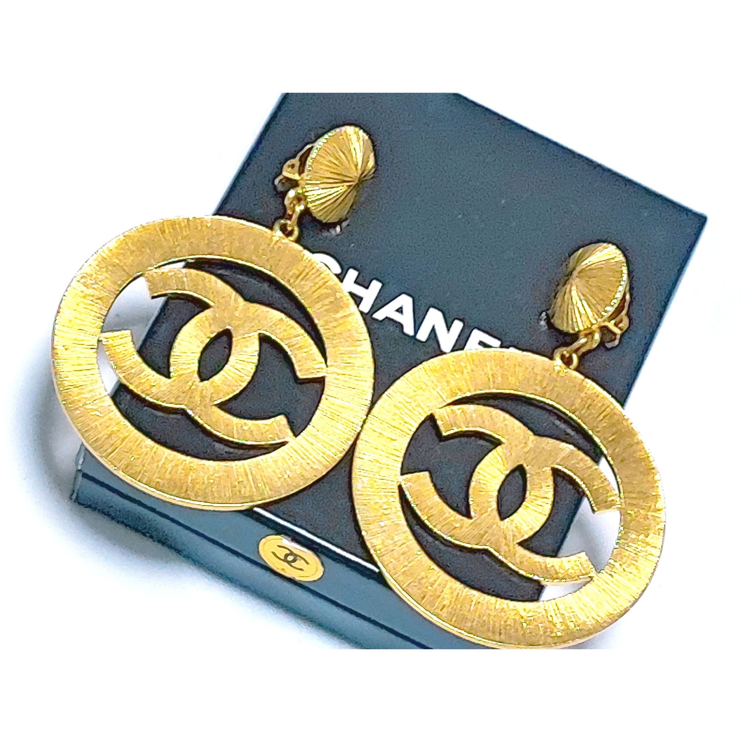 Chanel Vintage CHANEL extra large round hoop earrings with CC mark Size ONE SIZE - 2 Thumbnail