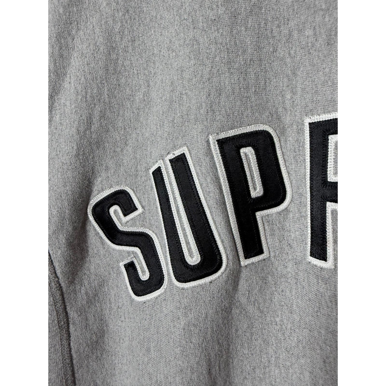 Supreme Supreme arc logo crewneck heather grey Size US L / EU 52-54 / 3 - 3 Thumbnail