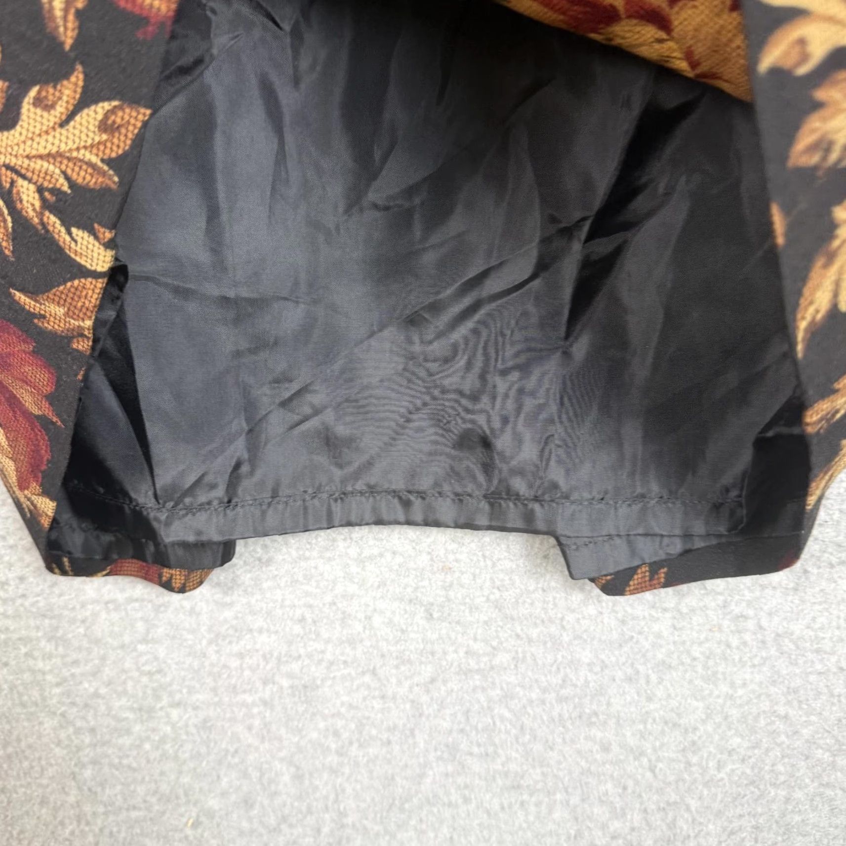 Talbots VINTAGE Talbots Skirt Maxi Womens Size 4 Black Floral Tapestry Print 100% Wool Womens, Regular, USA, Long Size 27" / US 4 / IT 40 - 4 Thumbnail