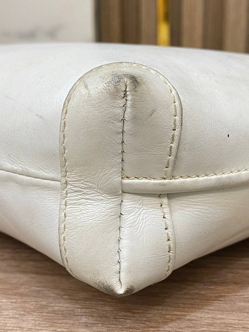 Gucci Gucci White Leather Vintage Crossbody Bag Size ONE SIZE - 12 Thumbnail