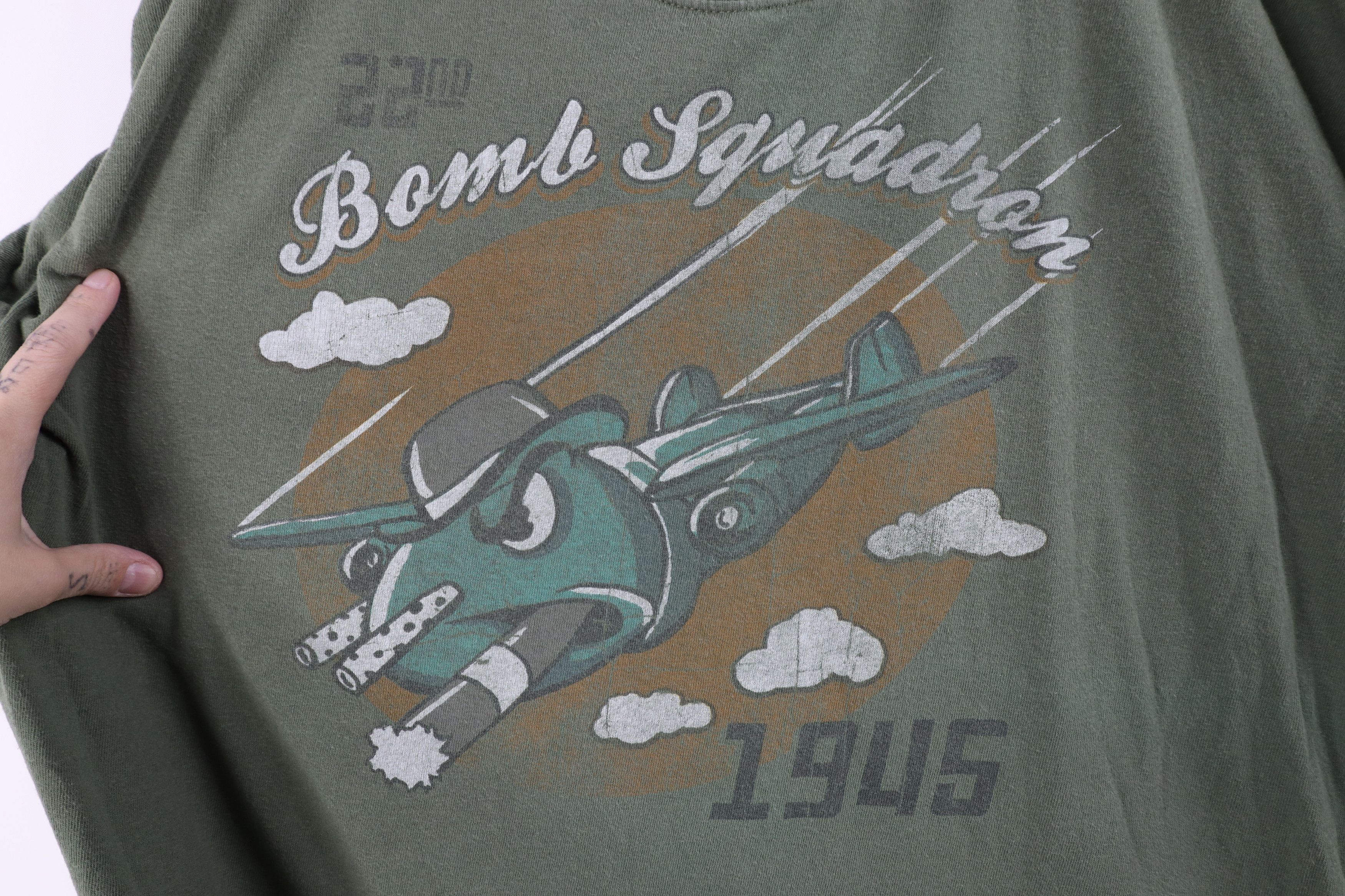 Vintage Vintage 22nd Bomb Squadron World War II Short Sleeve T-Shirt Size US XXL / EU 58 / 5 - 4 Thumbnail