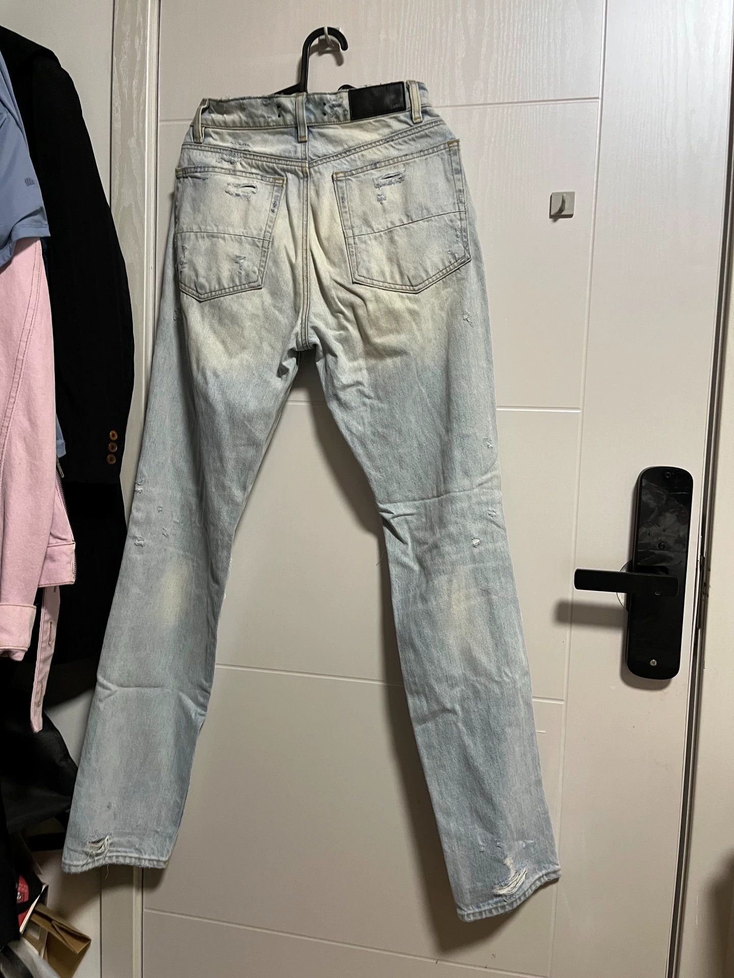 Amiri AMIRI Washed Distressed Jeans US 25 / IT 38 Size 25" / US 0 / IT 36 - 2 Thumbnail