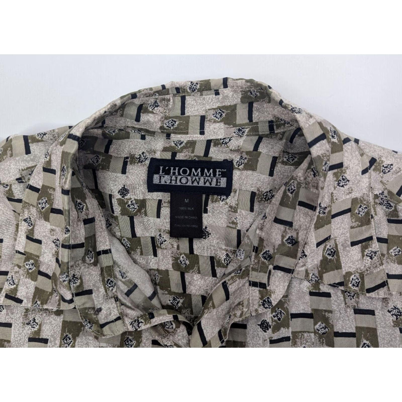 Vintage VINTAGE L'Homme Shirt Mens M Green Geometric 100% Silk Button Lightweight Adult Medium Green Silk Button-Up Short Sleeve Classic Mens Size US M / EU 48-50 / 2 - 5 Thumbnail