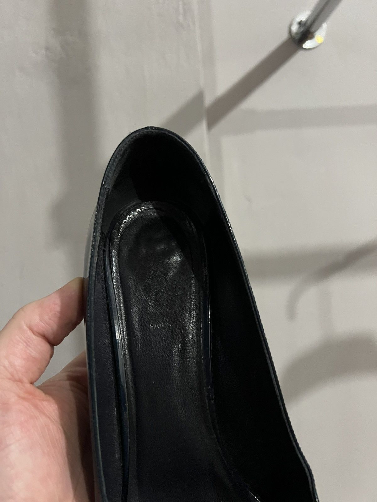 Yves Saint Laurent YSL YVES SAINT LAURENT NAVY PUMPS PATENT LEATHER HEELS 39.5 Size US 9.5 / IT 39.5 - 10 Thumbnail