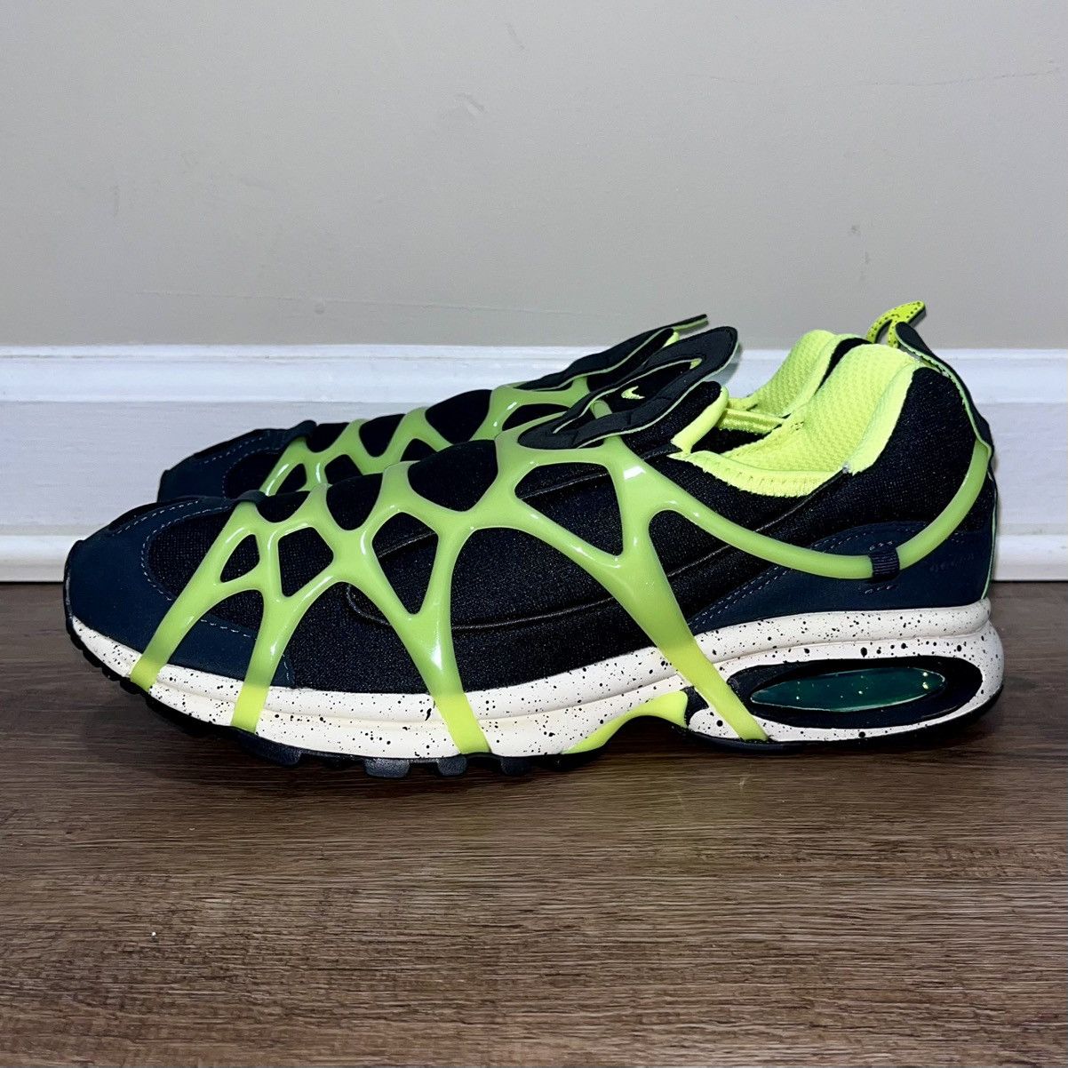 Nike Nike Air Kukini Black/Neon Green Size US 9 / EU 42 - 4 Thumbnail