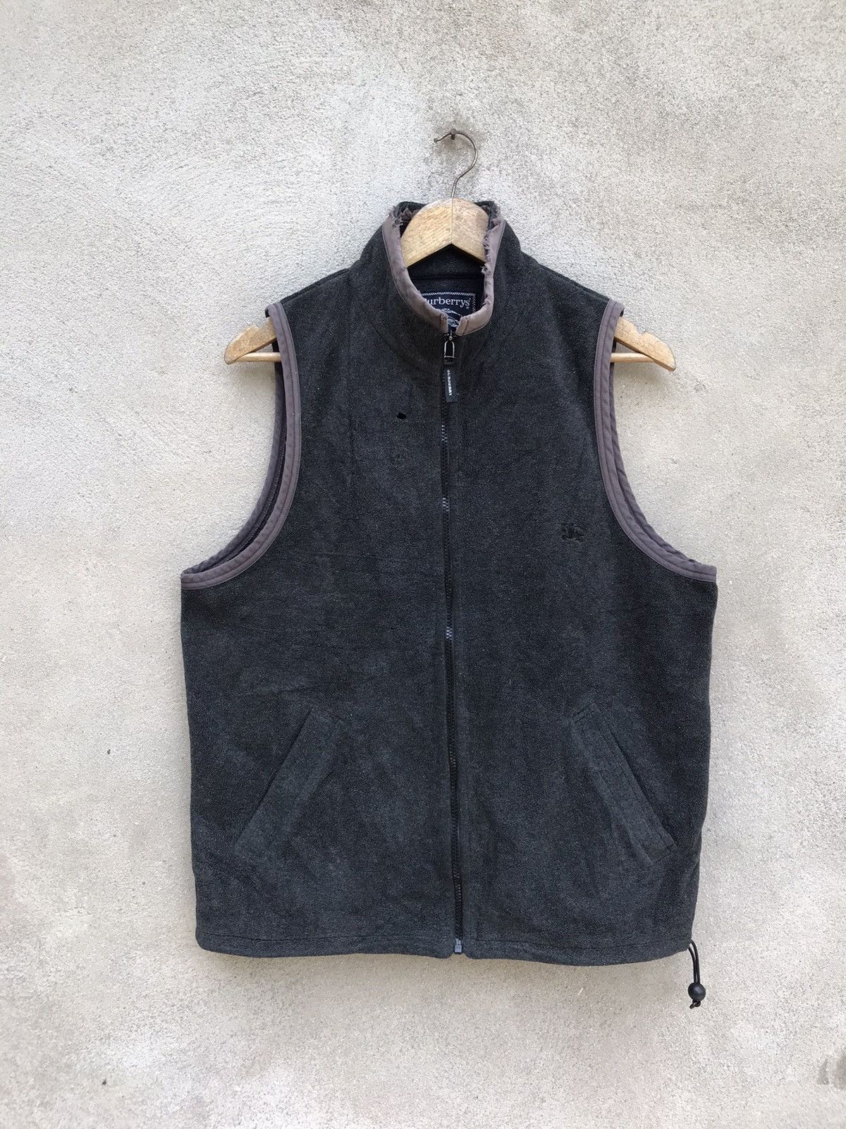 VINTAGE 90s BURBERRY SLEEVELESS JACKET