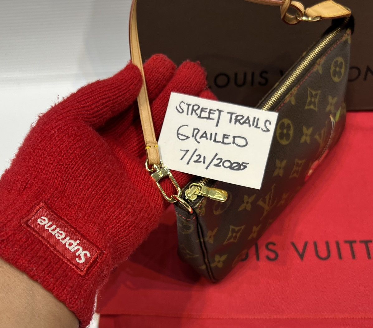 Louis Vuitton × Takashi Murakami LOUIS VUITTON CHERRY POCHETTE TAKASHI MURAKAMI Size ONE SIZE - 3 Thumbnail