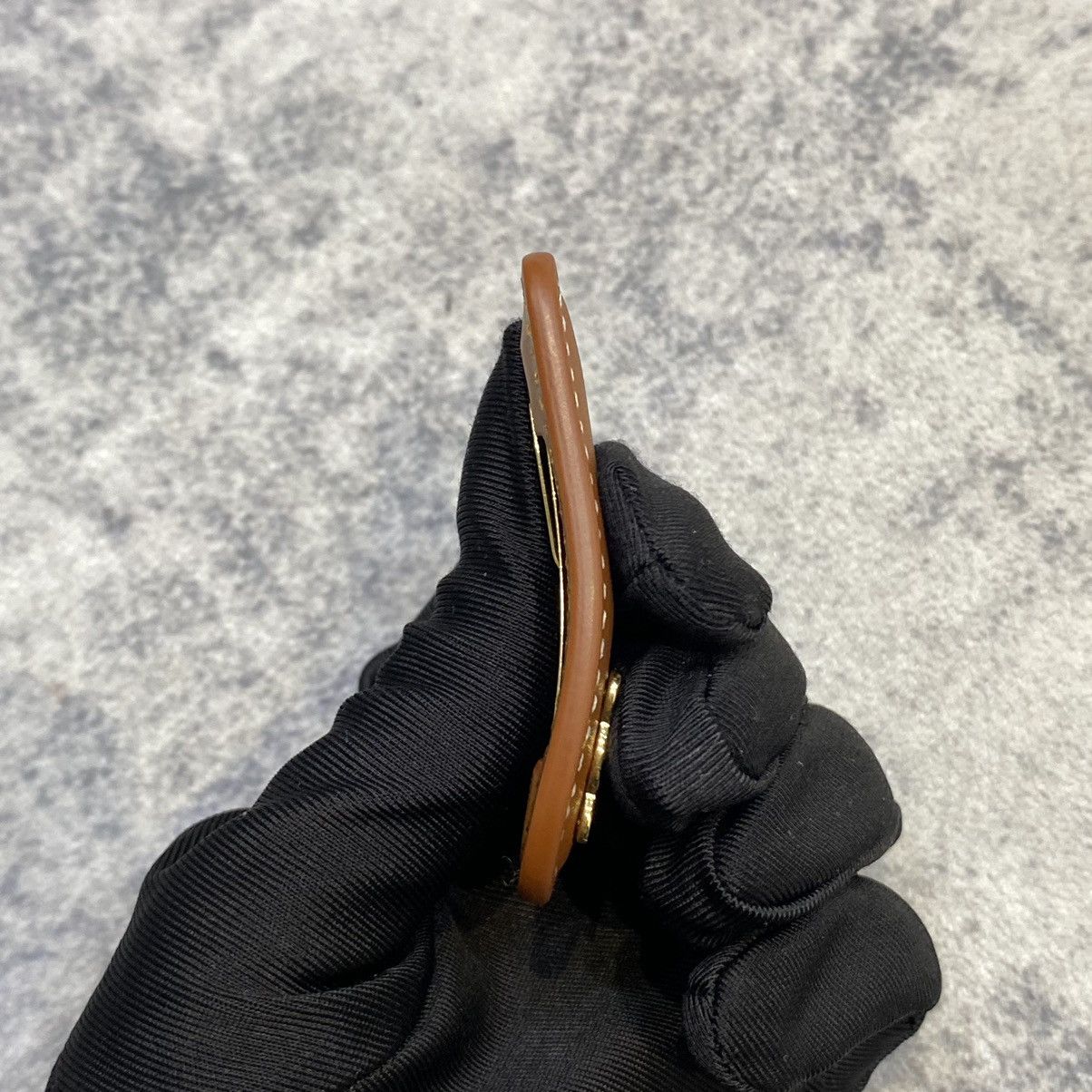 Celine CELINE Triomphe Snap Hair Clip In Calfskin TAN/GOLD Size ONE SIZE - 11 Thumbnail