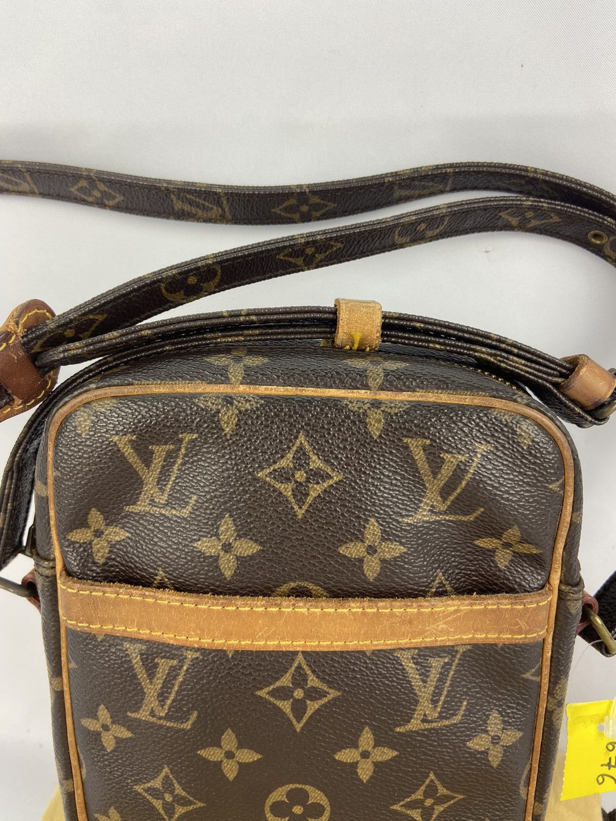 Louis Vuitton Aithentic Louis Vuitton monogram Danube crossbody Size ONE SIZE - 4 Thumbnail