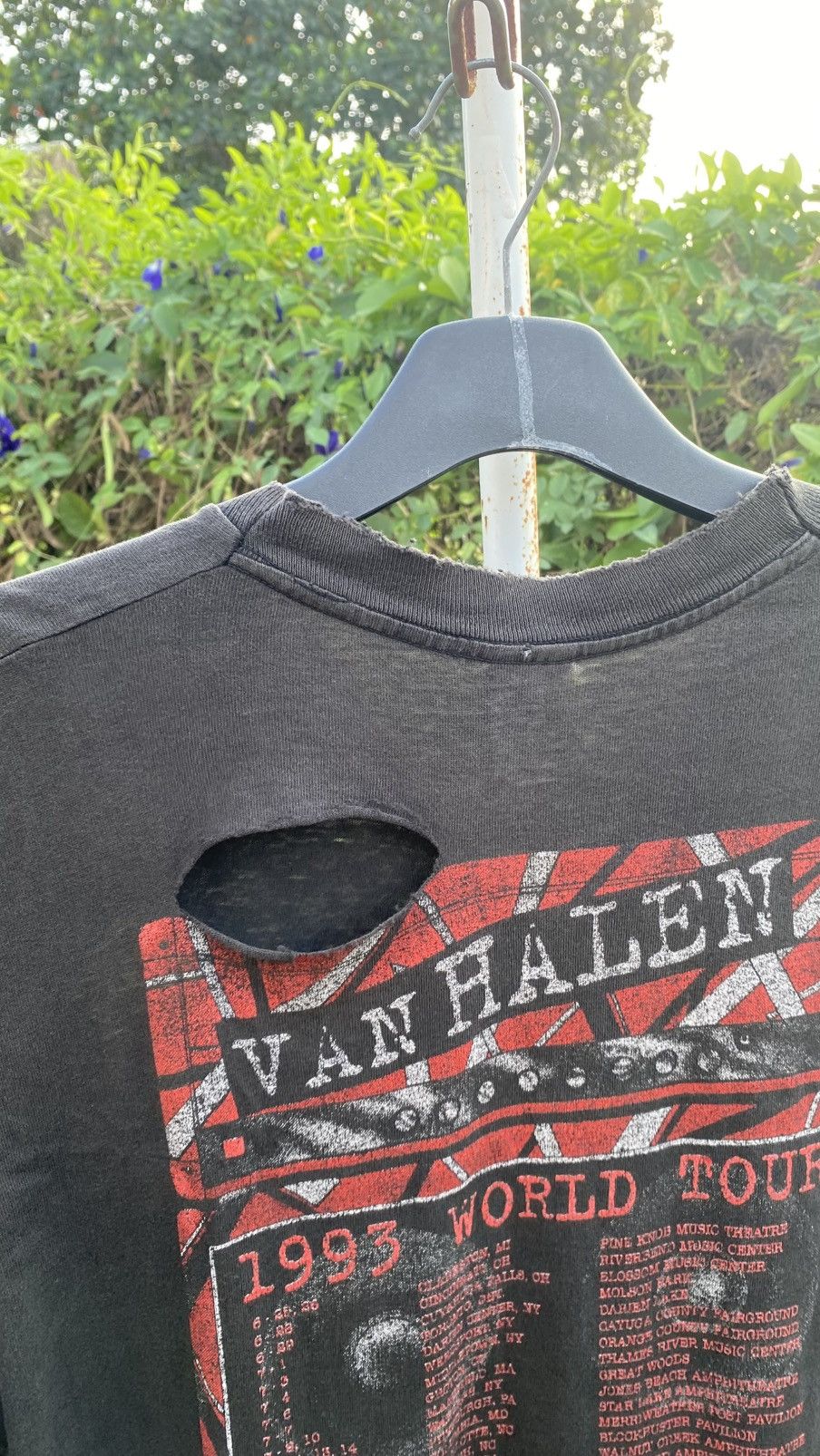 Band Tees Thrashed Vintage Van Halen World Tour Live 1993 Size US XL / EU 56 / 4 - 19 Thumbnail