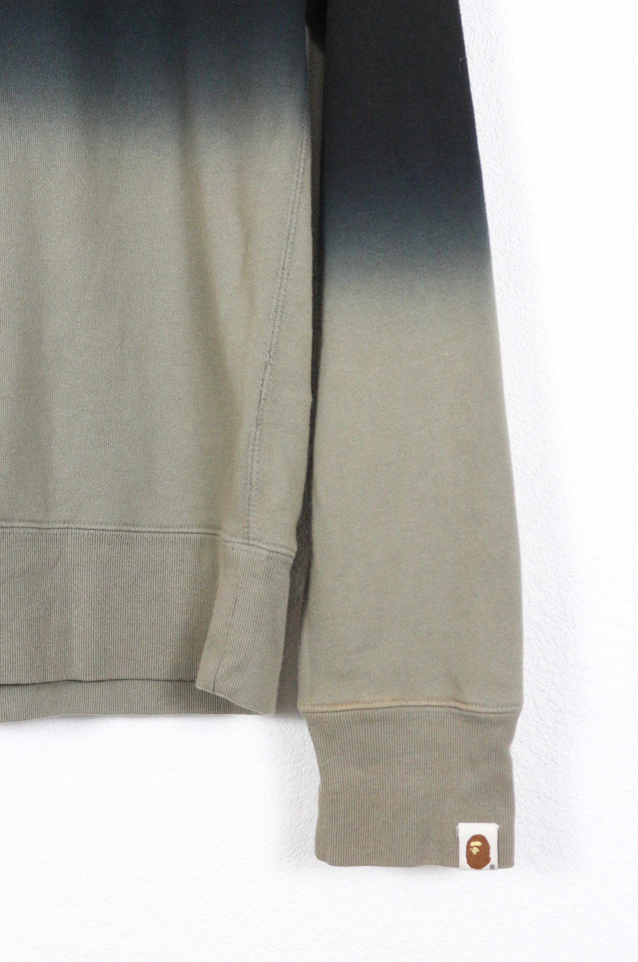 Bape Bape Bathing APE Logo Gradation Graphic Sweatshirt Size US M / EU 48-50 / 2 - 4 Thumbnail