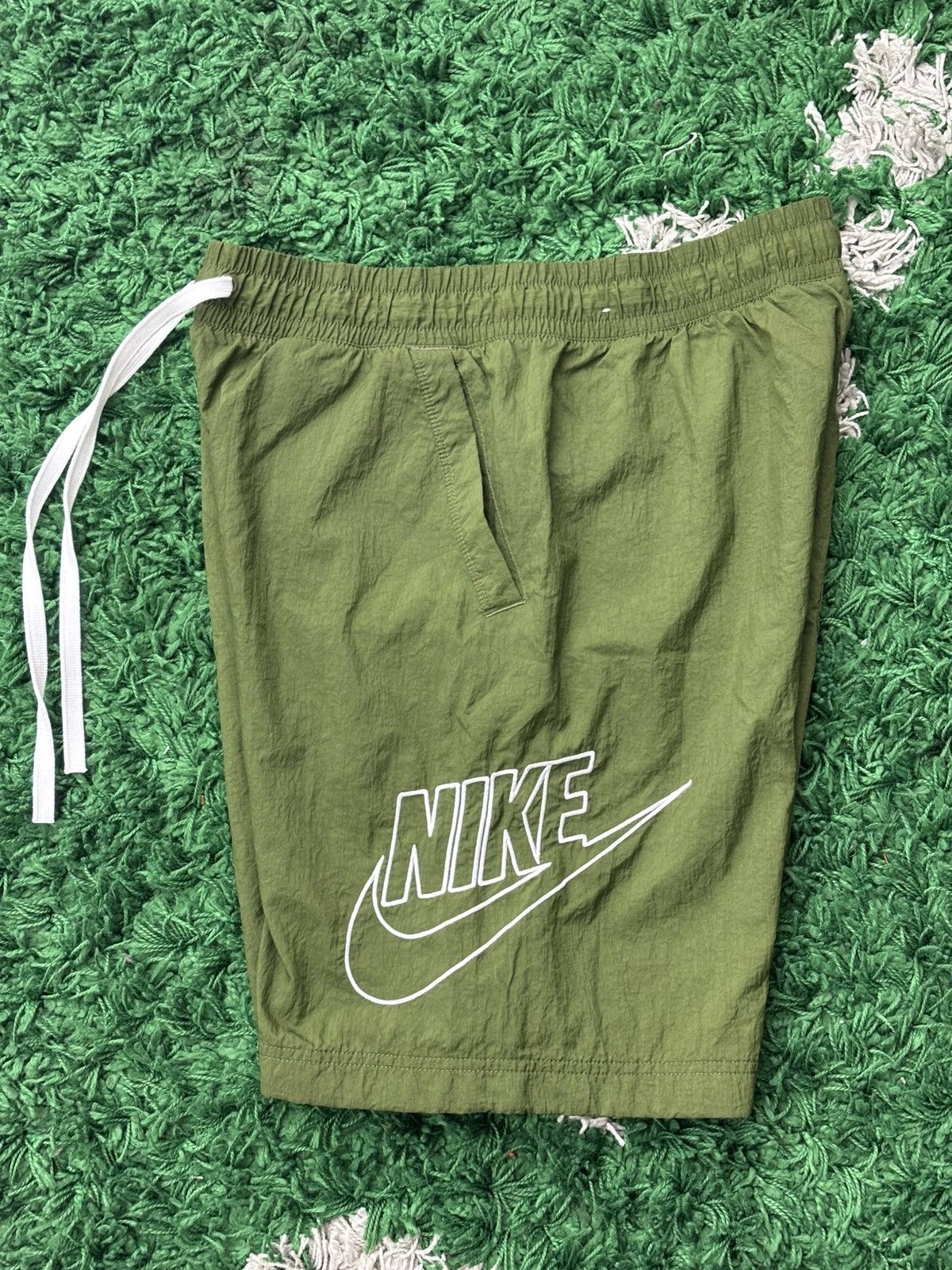 Nike Vintage Nike Nylon shorts size Large Size US 34 / EU 50 - 3 Thumbnail