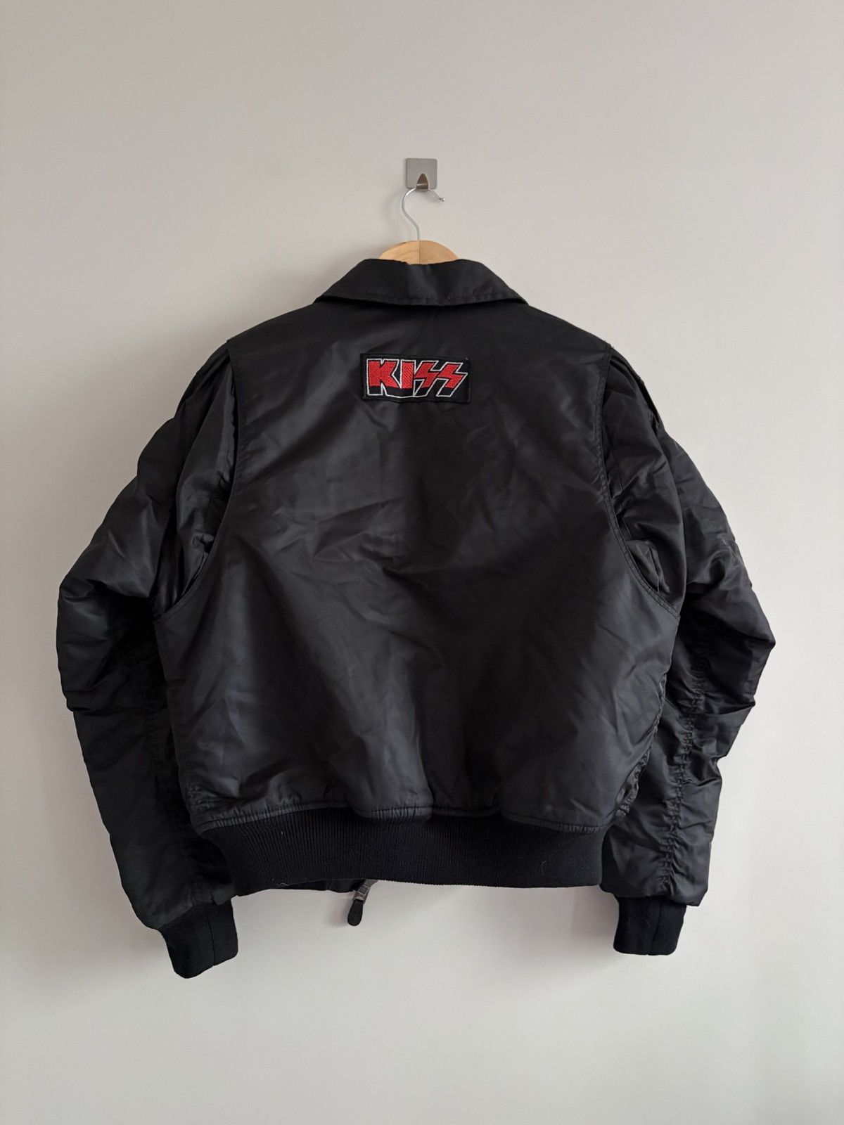 Vintage KISS CWU-45 Bomber Jacket Military Flight Style Size US M / EU 48-50 / 2 - 6 Thumbnail
