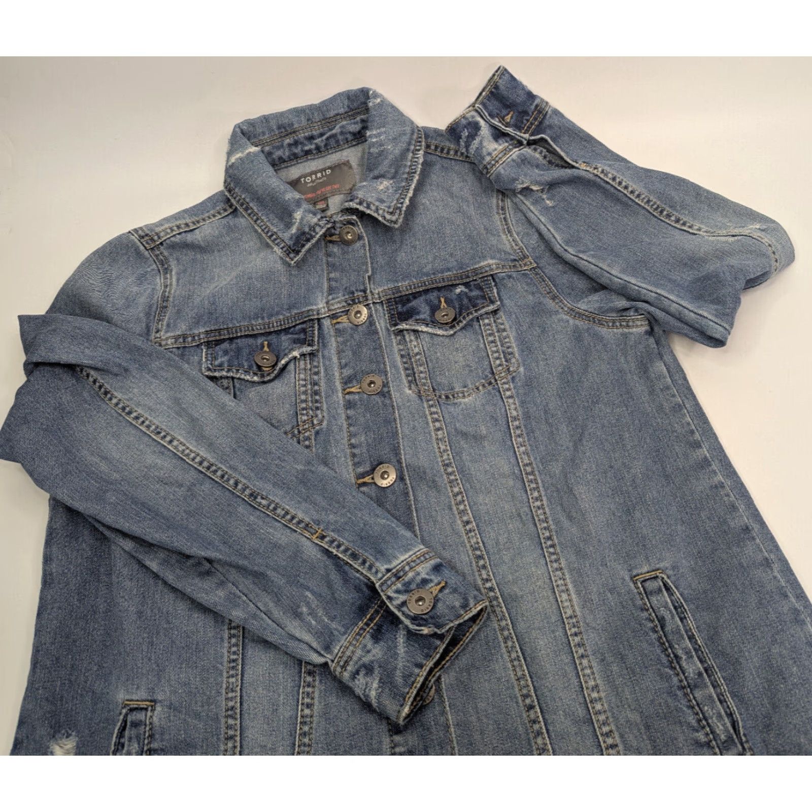 Torrid Torrid Denim Jacket 00 Blue Distressed Medium Wash Trucker Jean Plus Size 24" / US 00 / IT 34 - 2 Thumbnail